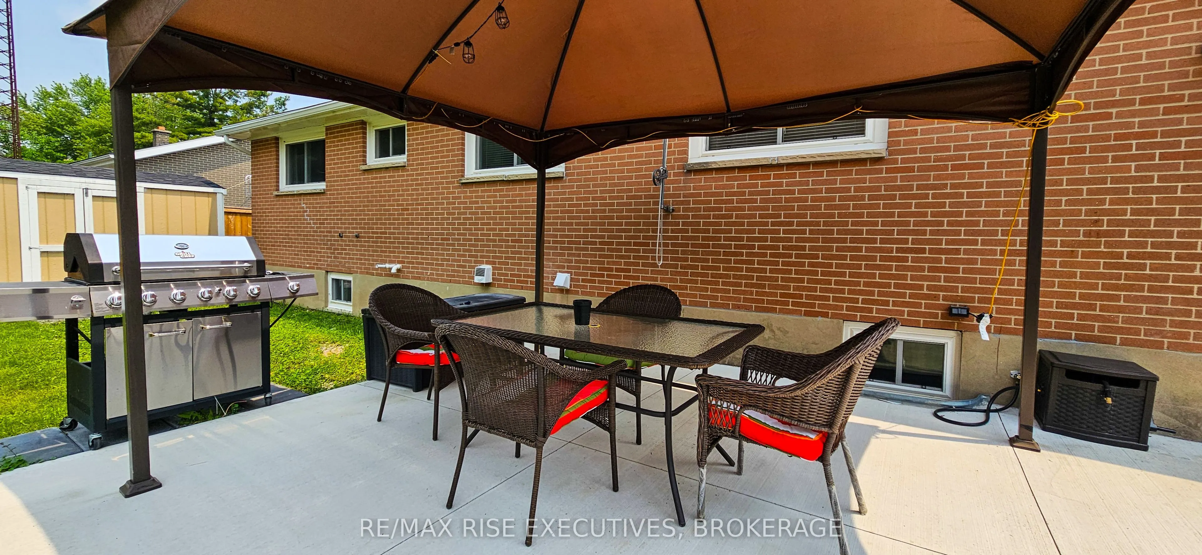 1453 Woodfield Crescent