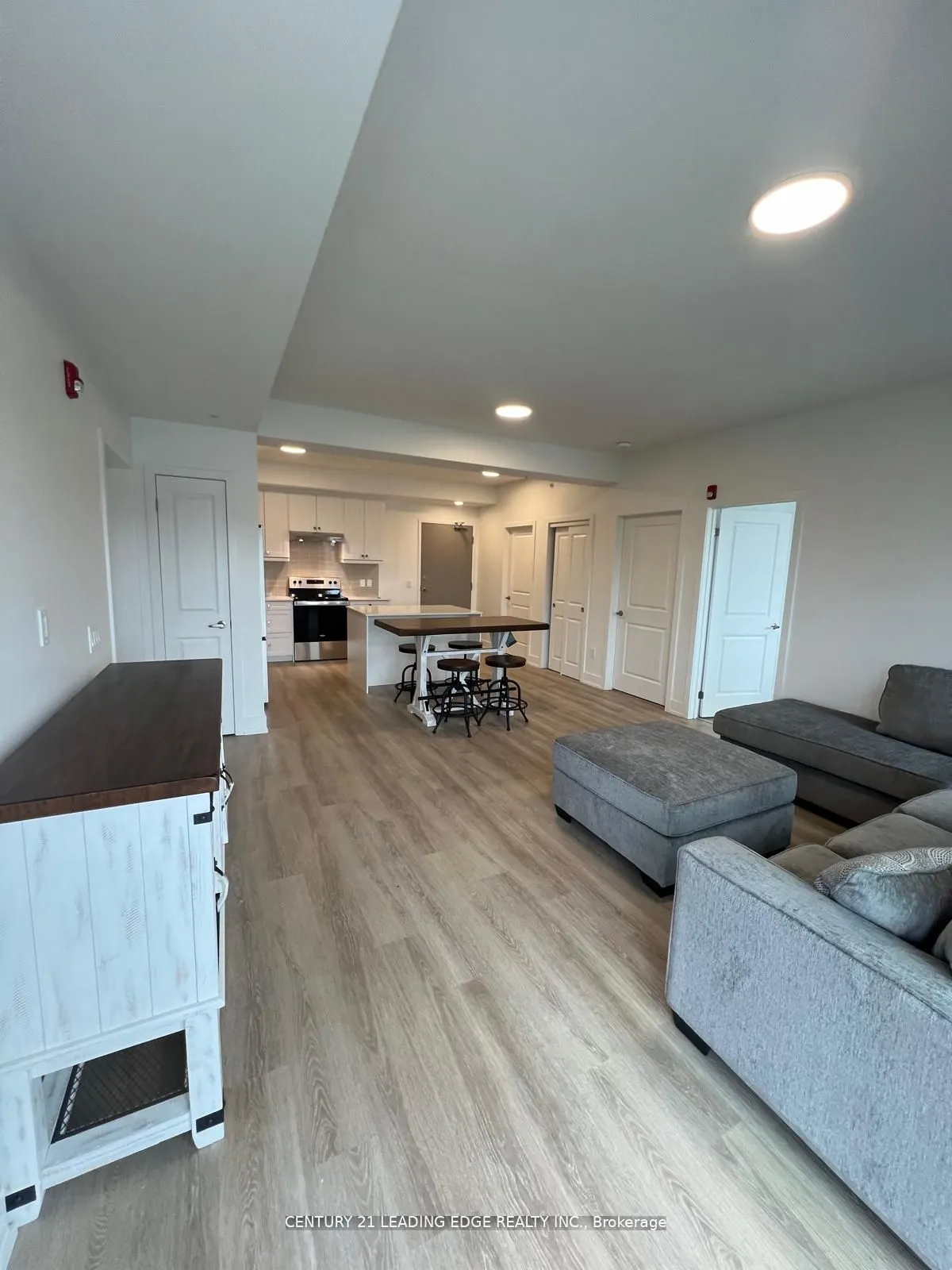 19 A West Street N, #304
