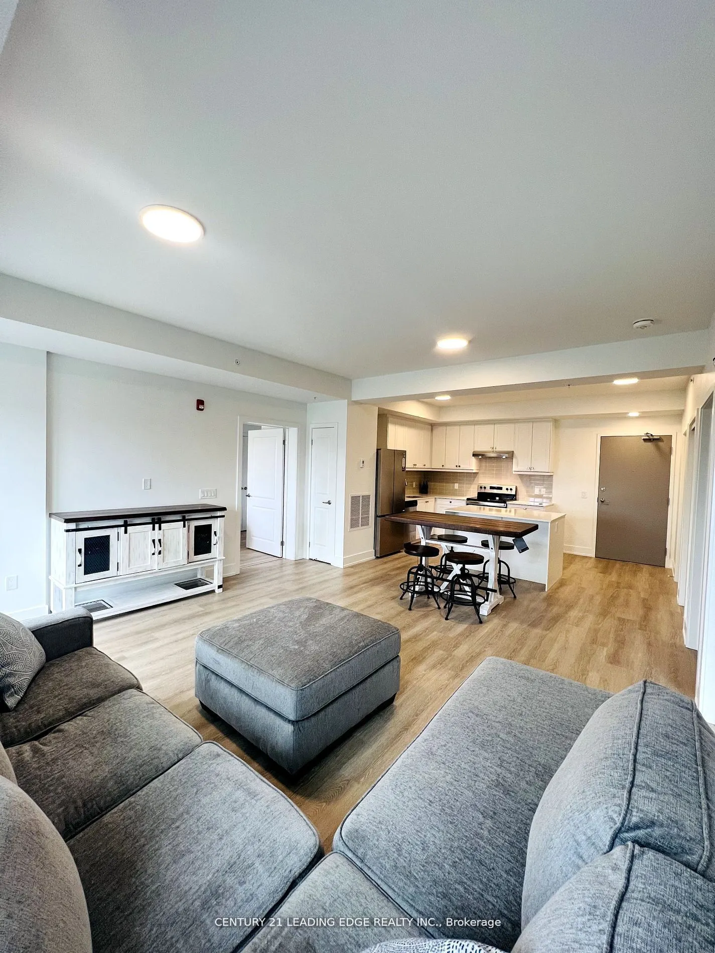 19 A West Street N, #304