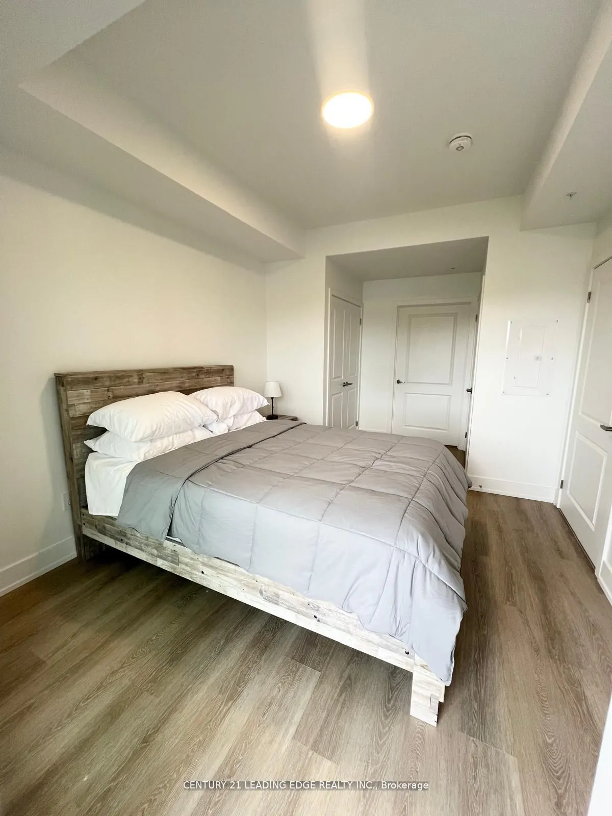 19 A West Street N, #304