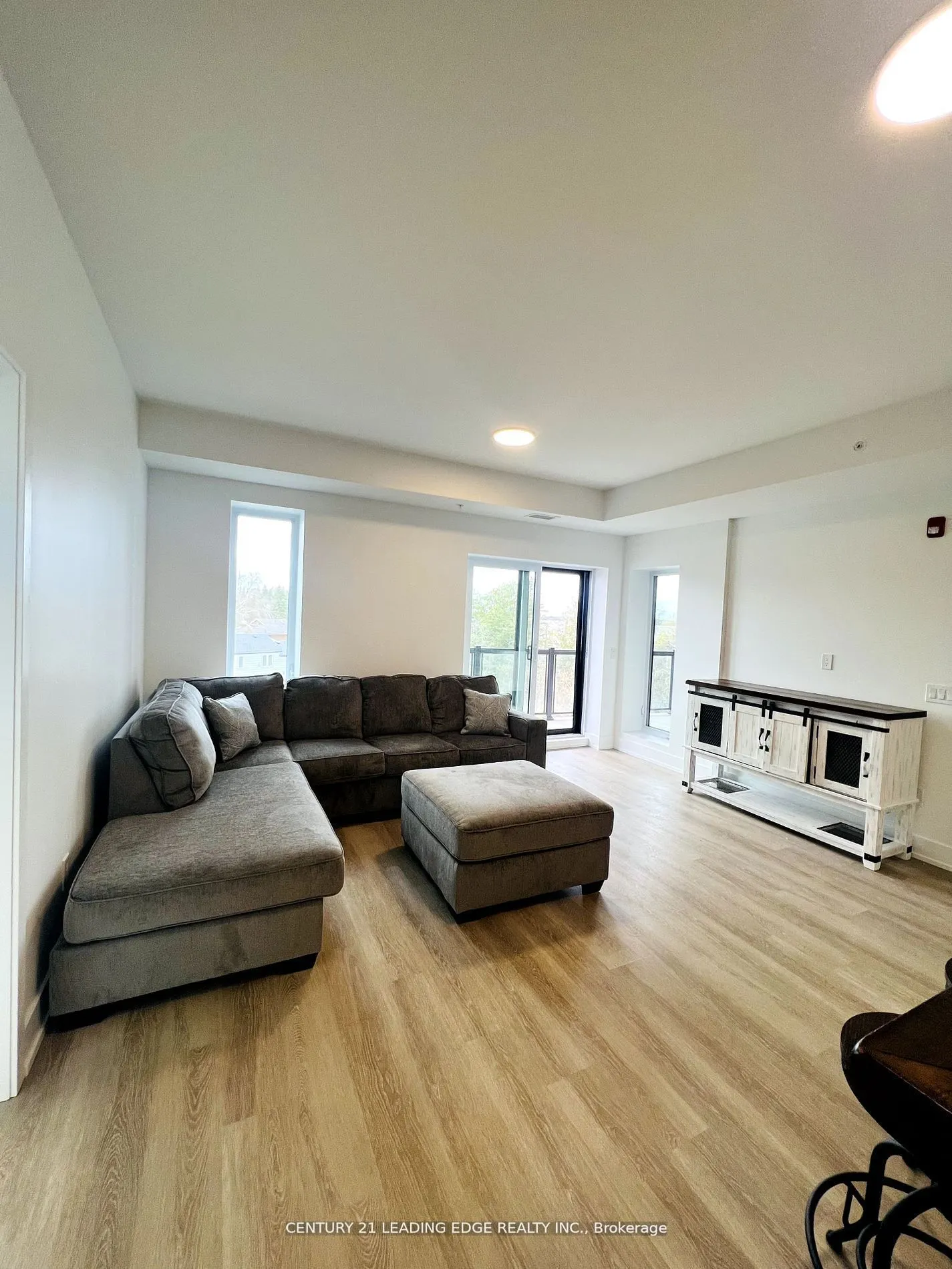19 A West Street N, #304