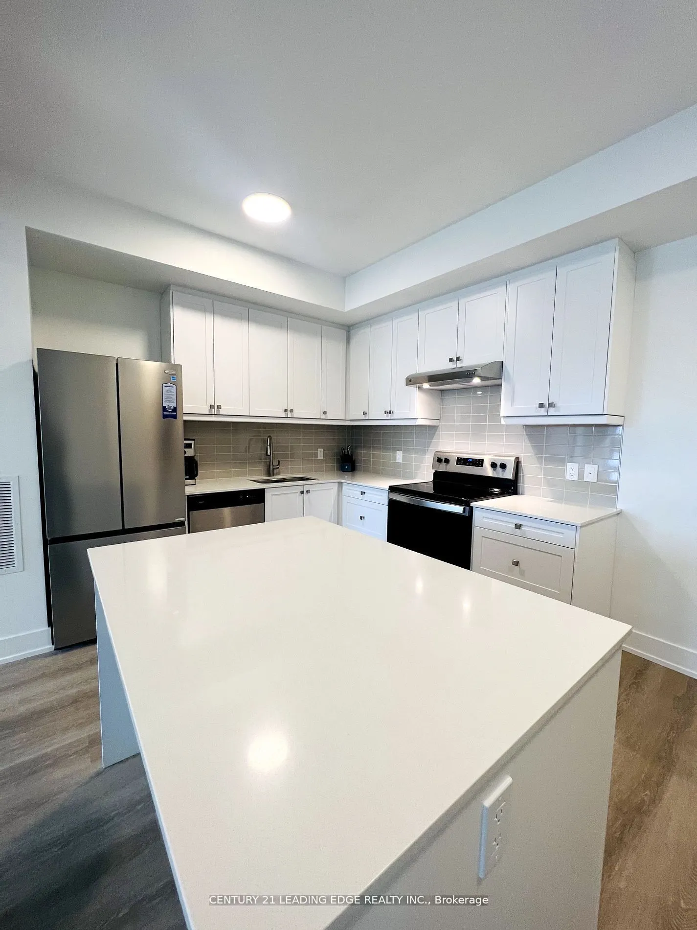 19 A West Street N, #304