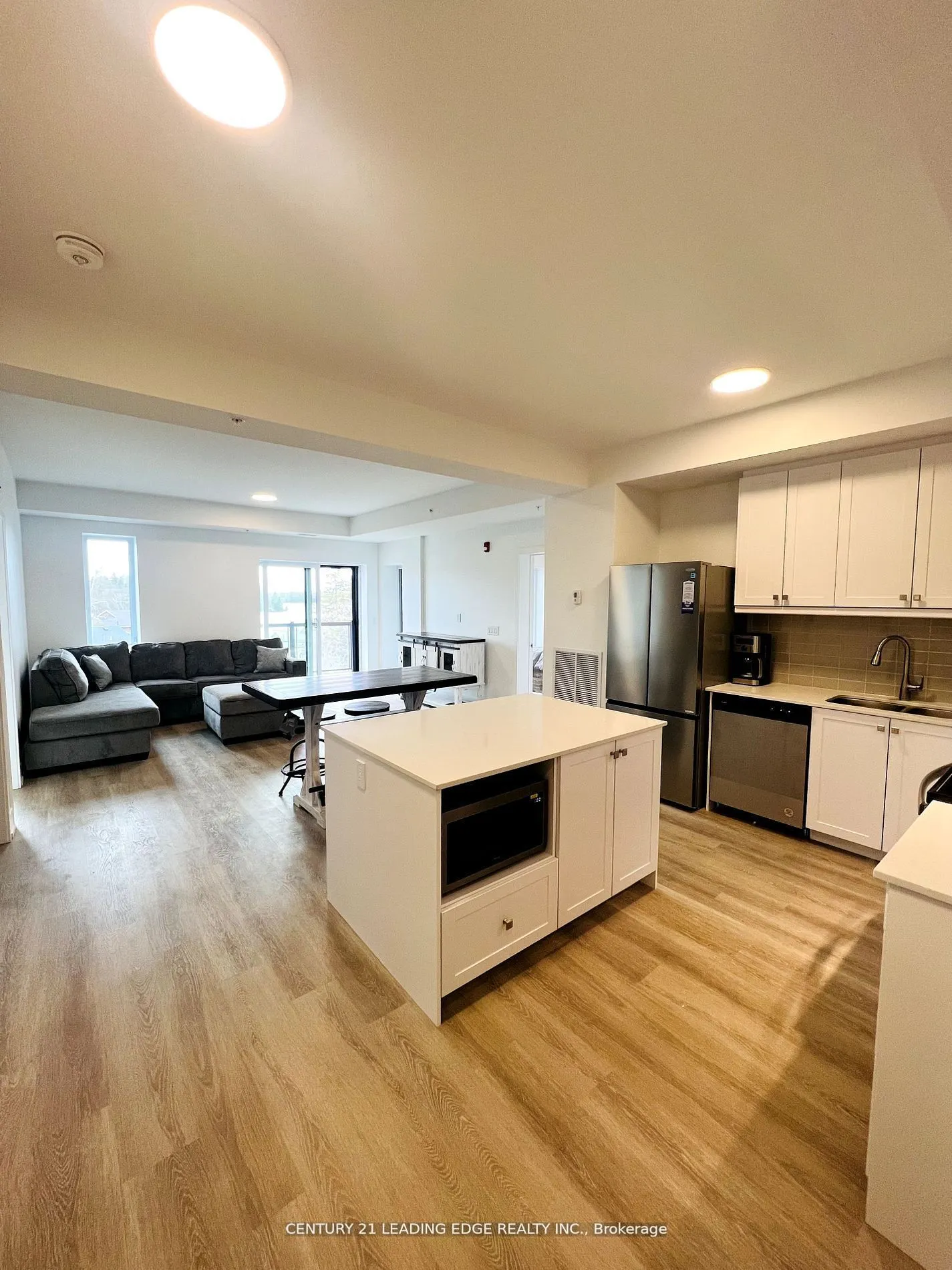 19 A West Street N, #304