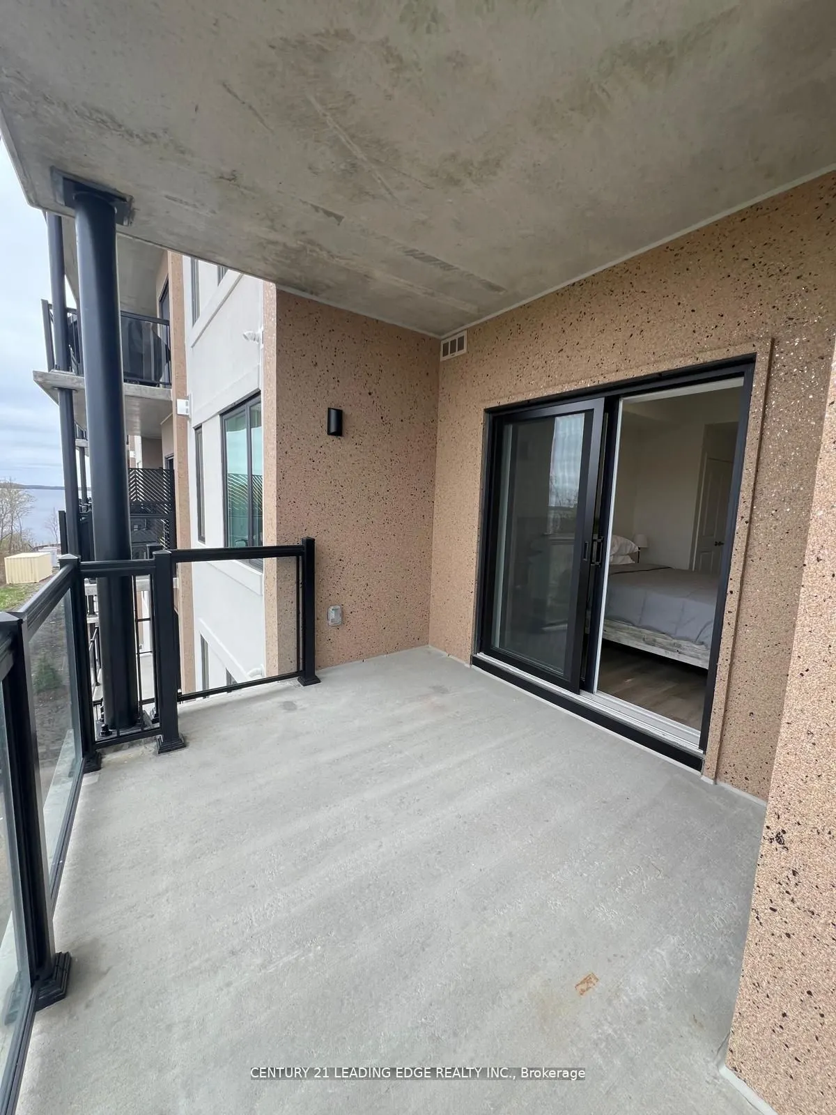 19 A West Street N, #304