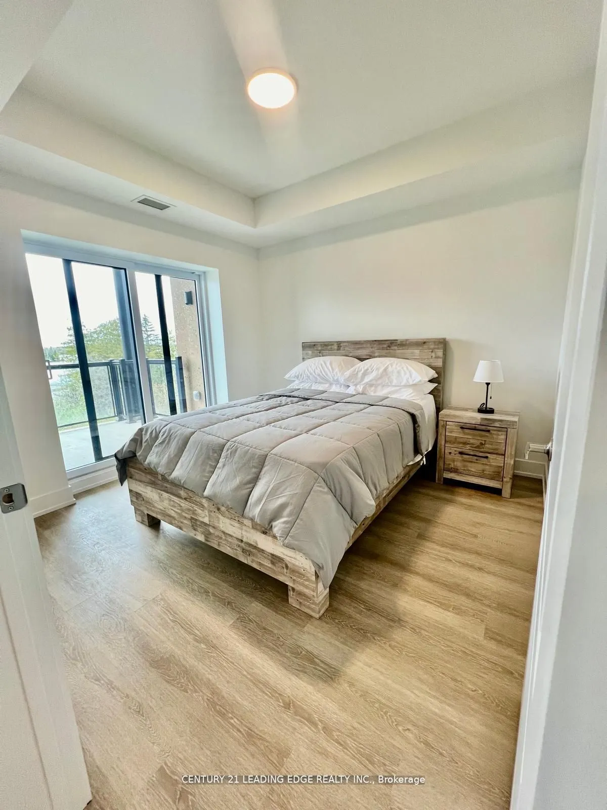 19 A West Street N, #304