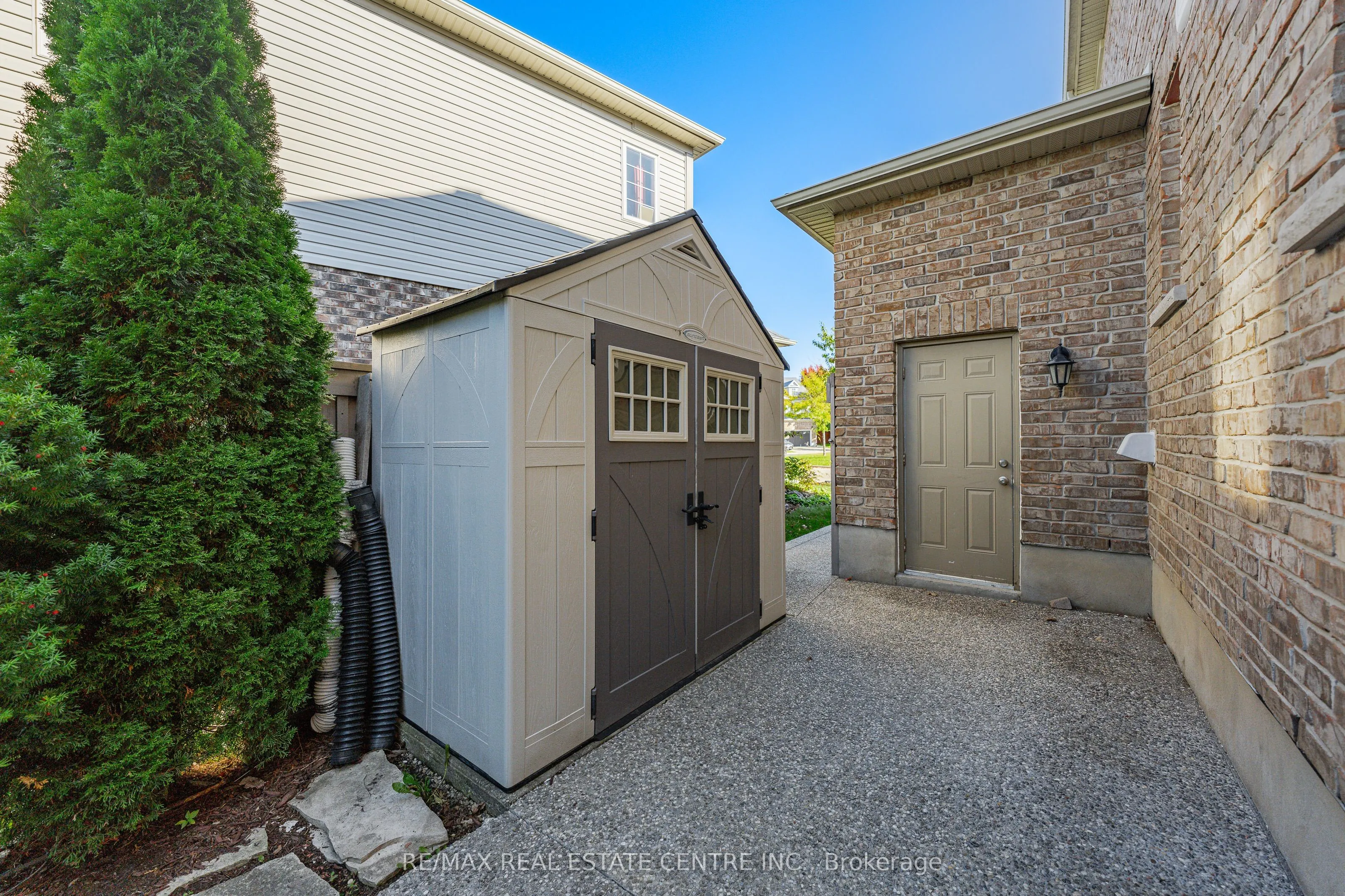 917 Fung Place