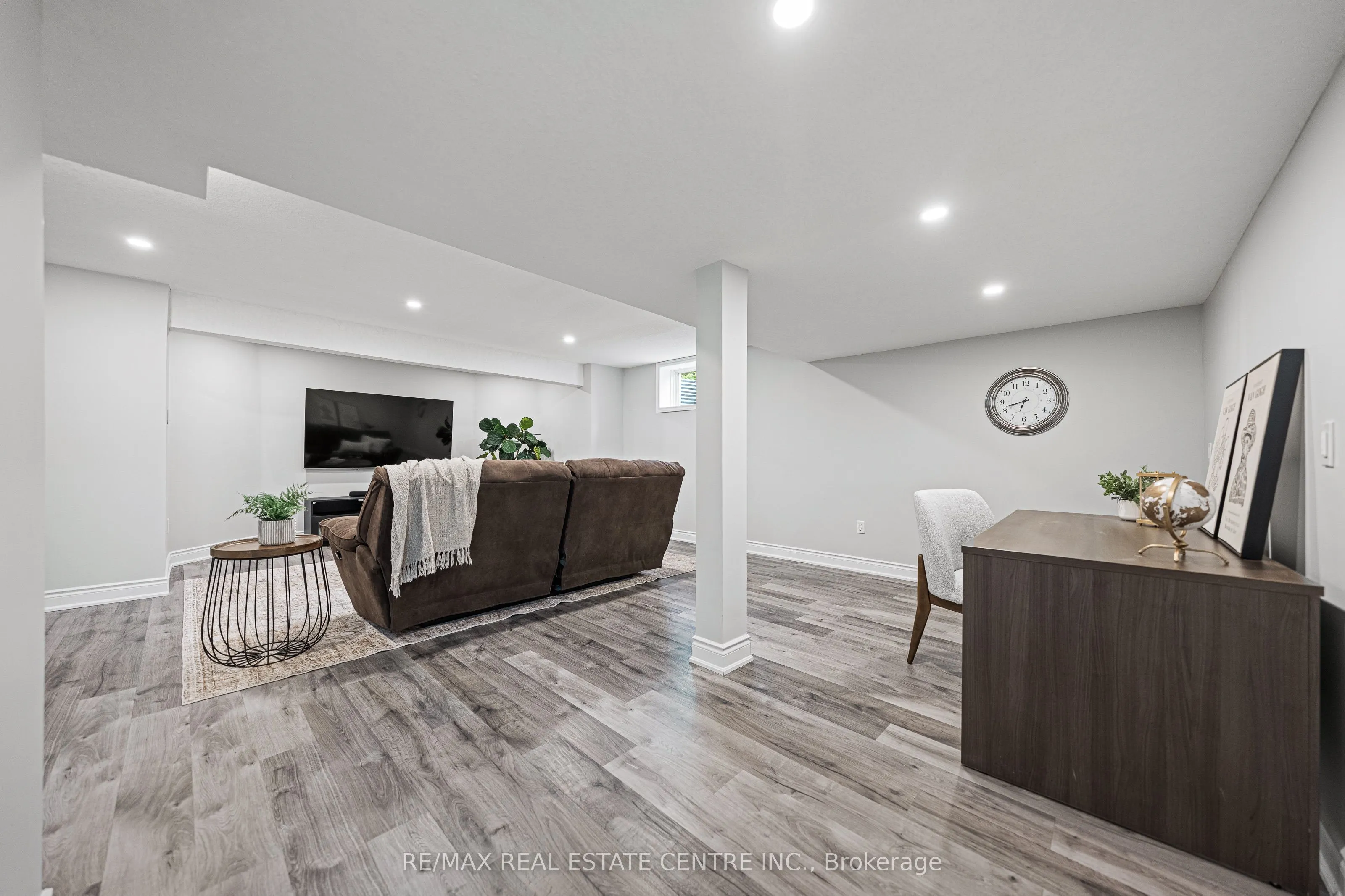 917 Fung Place