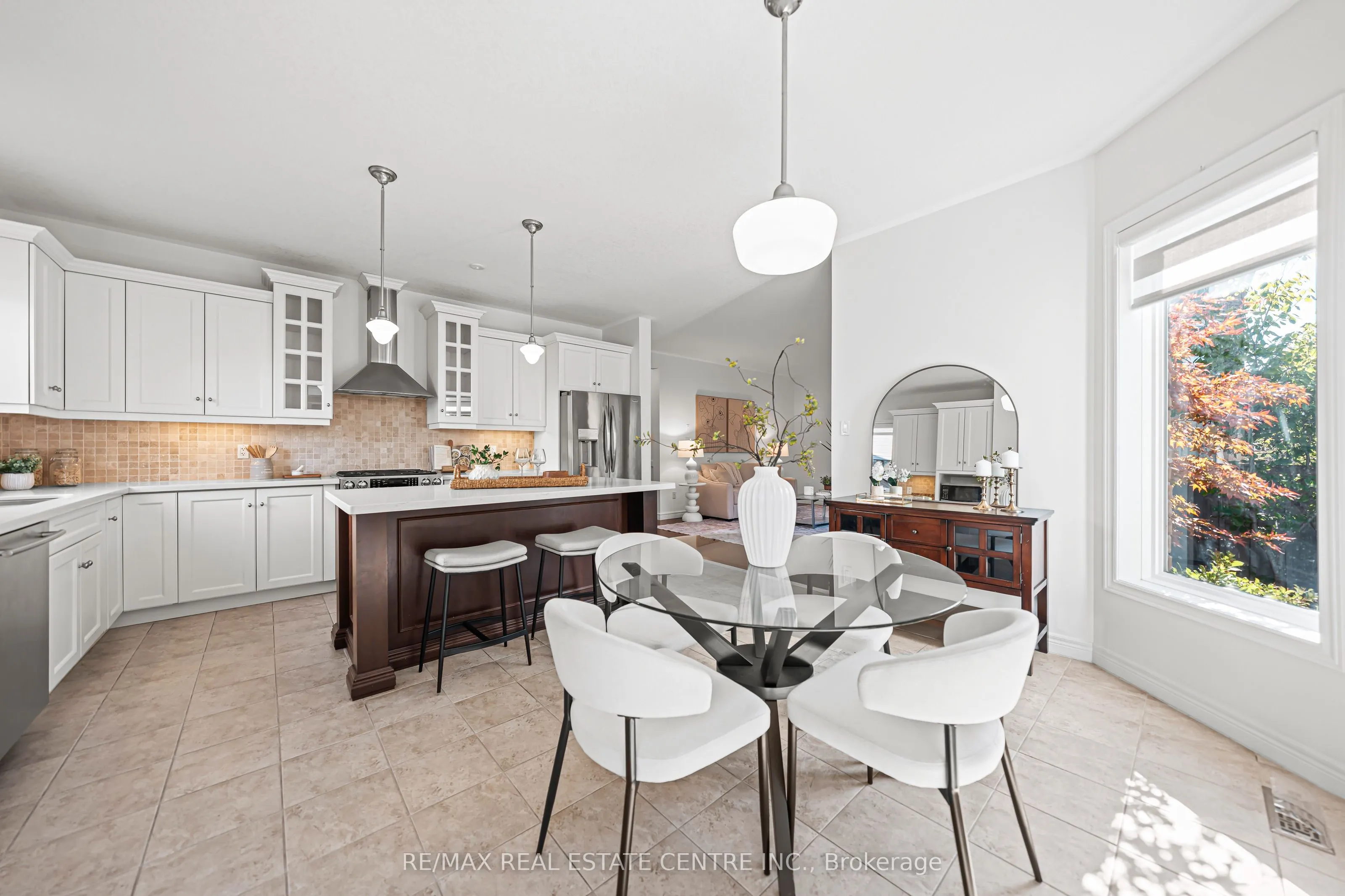 917 Fung Place