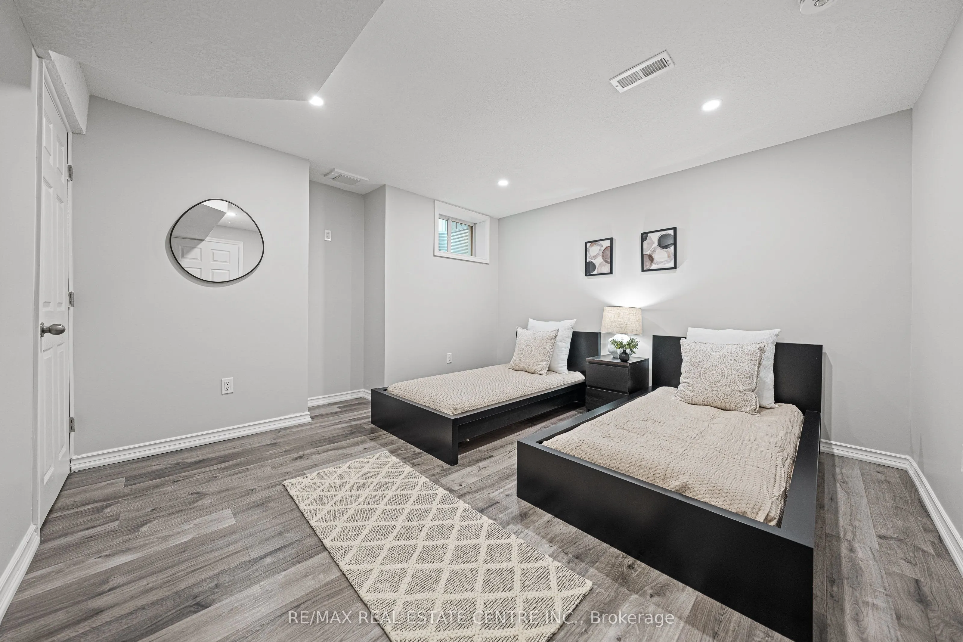 917 Fung Place