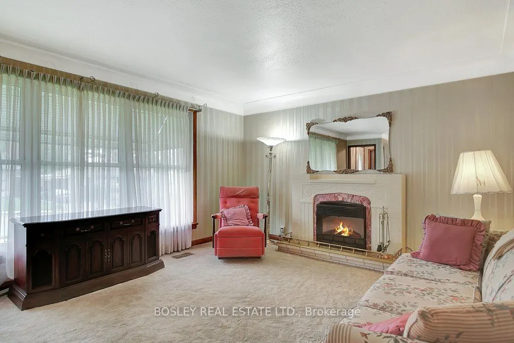 74 Ballantyne Avenue