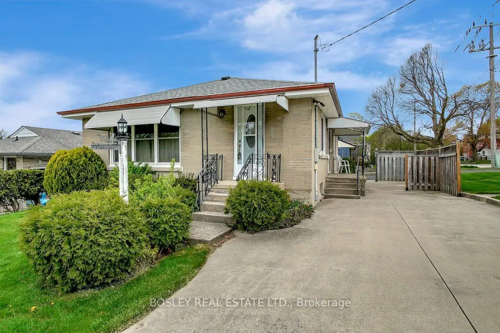 74 Ballantyne Avenue