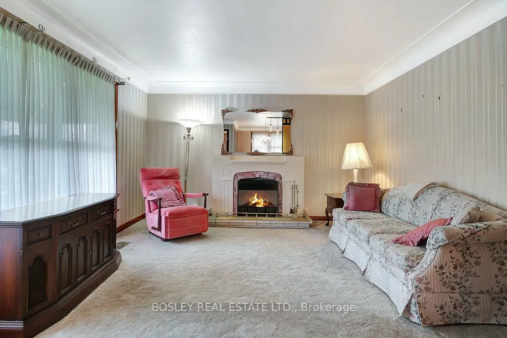 74 Ballantyne Avenue