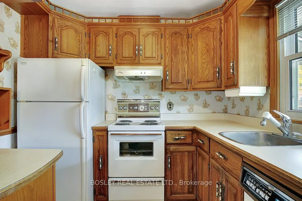 74 Ballantyne Avenue