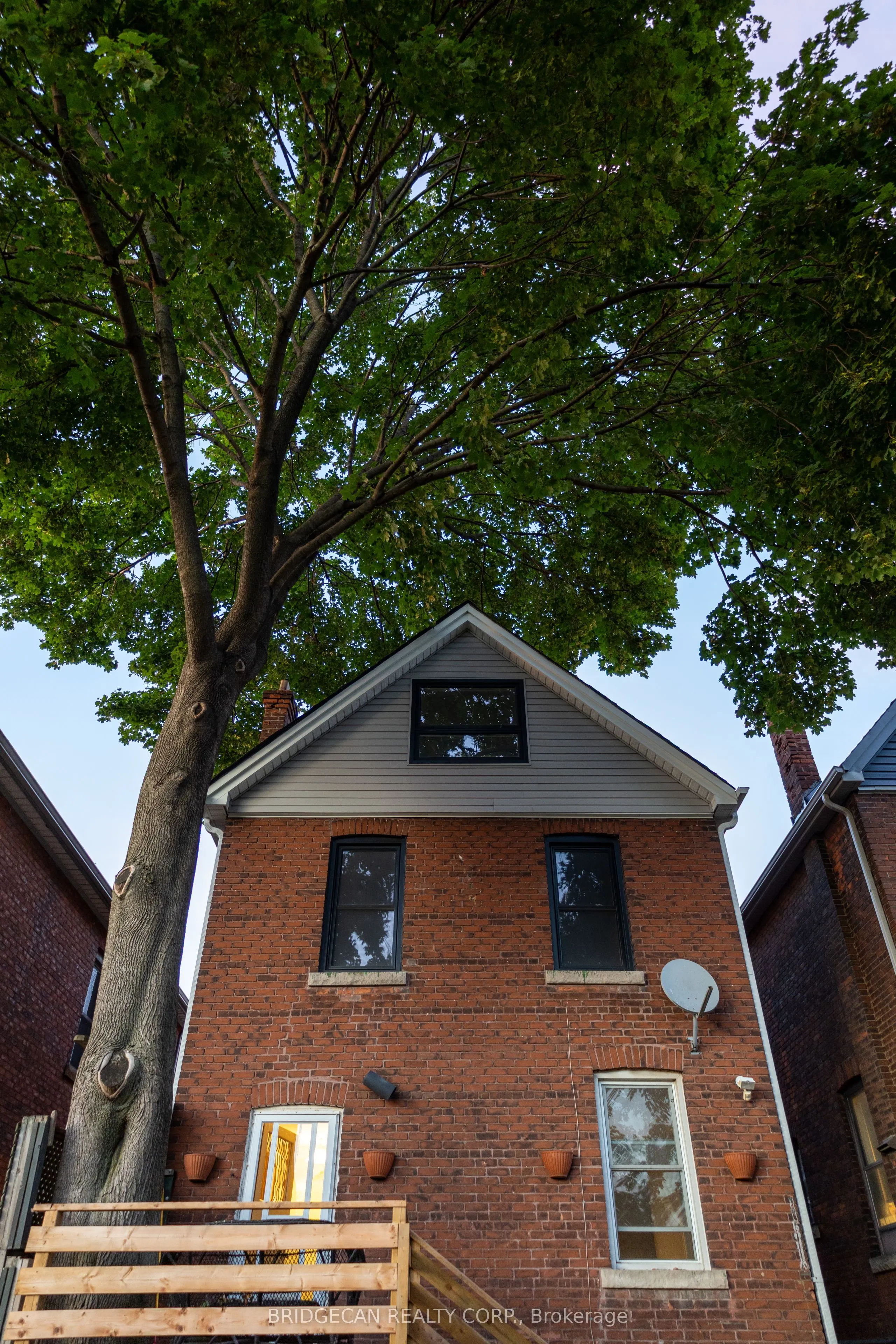 21 Sunset Avenue