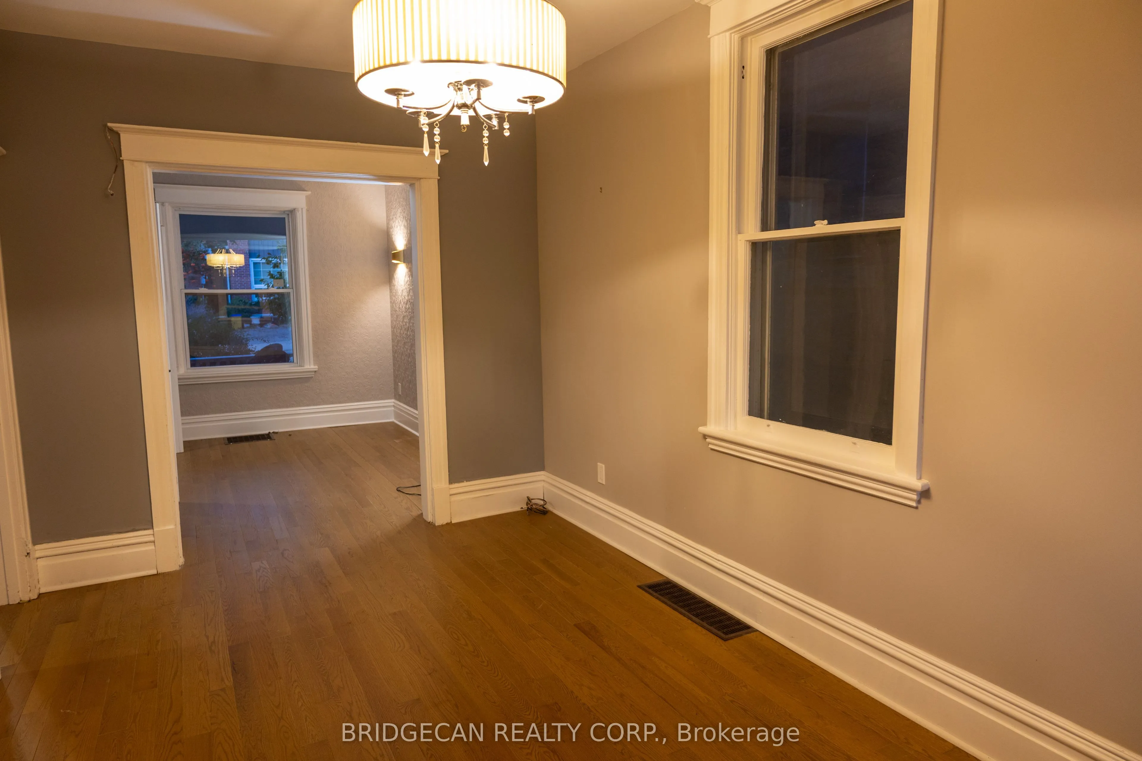 21 Sunset Avenue
