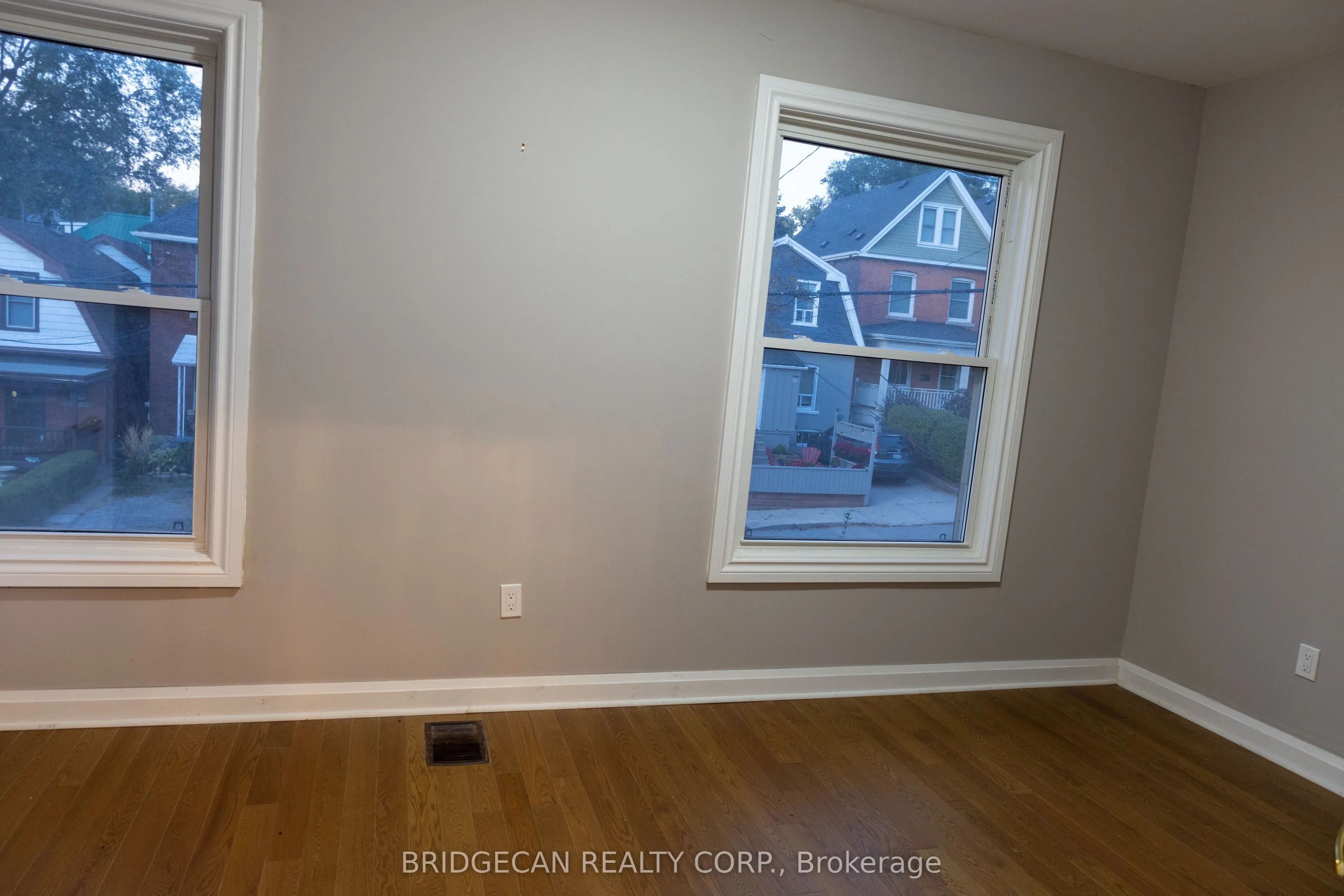 21 Sunset Avenue