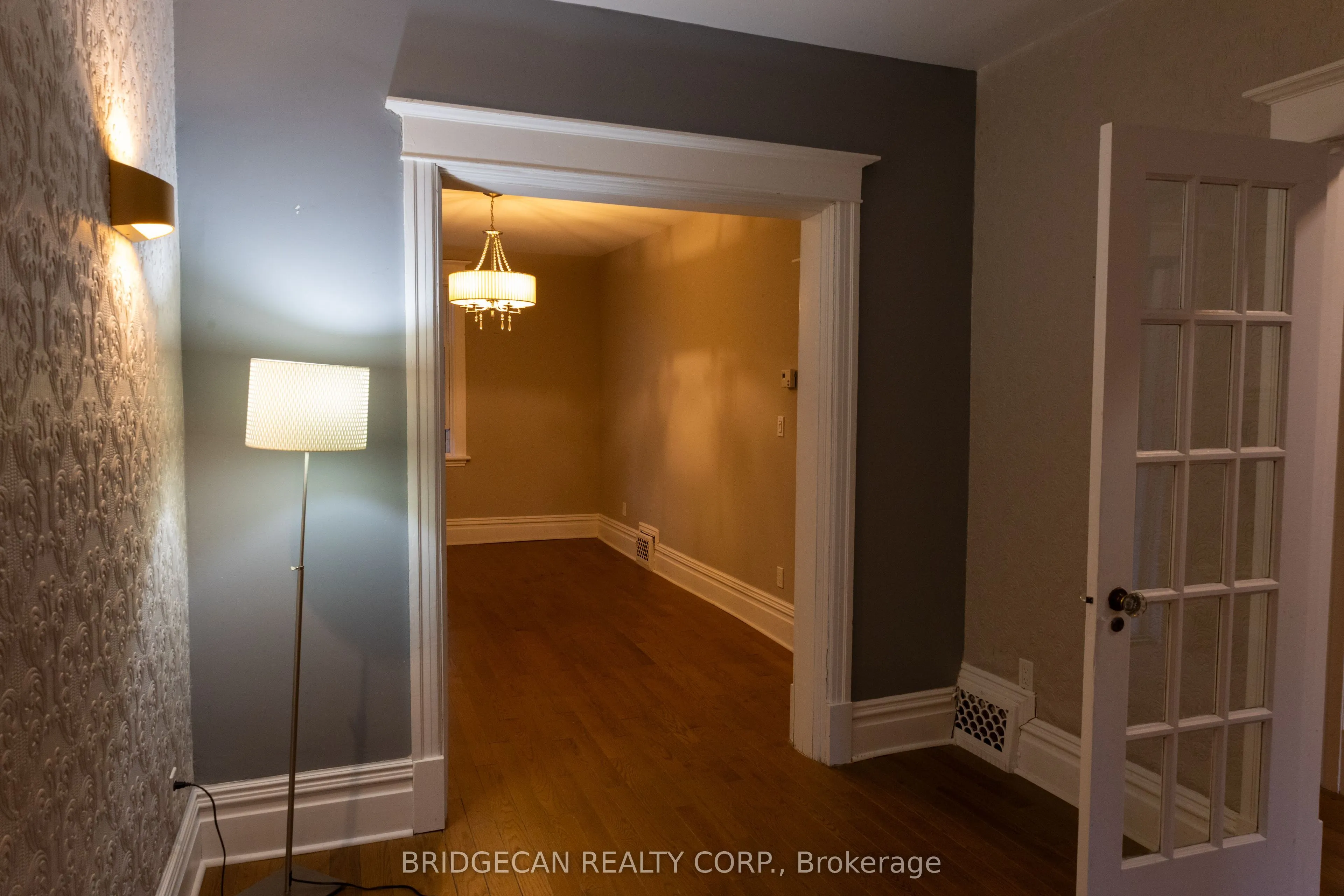 21 Sunset Avenue