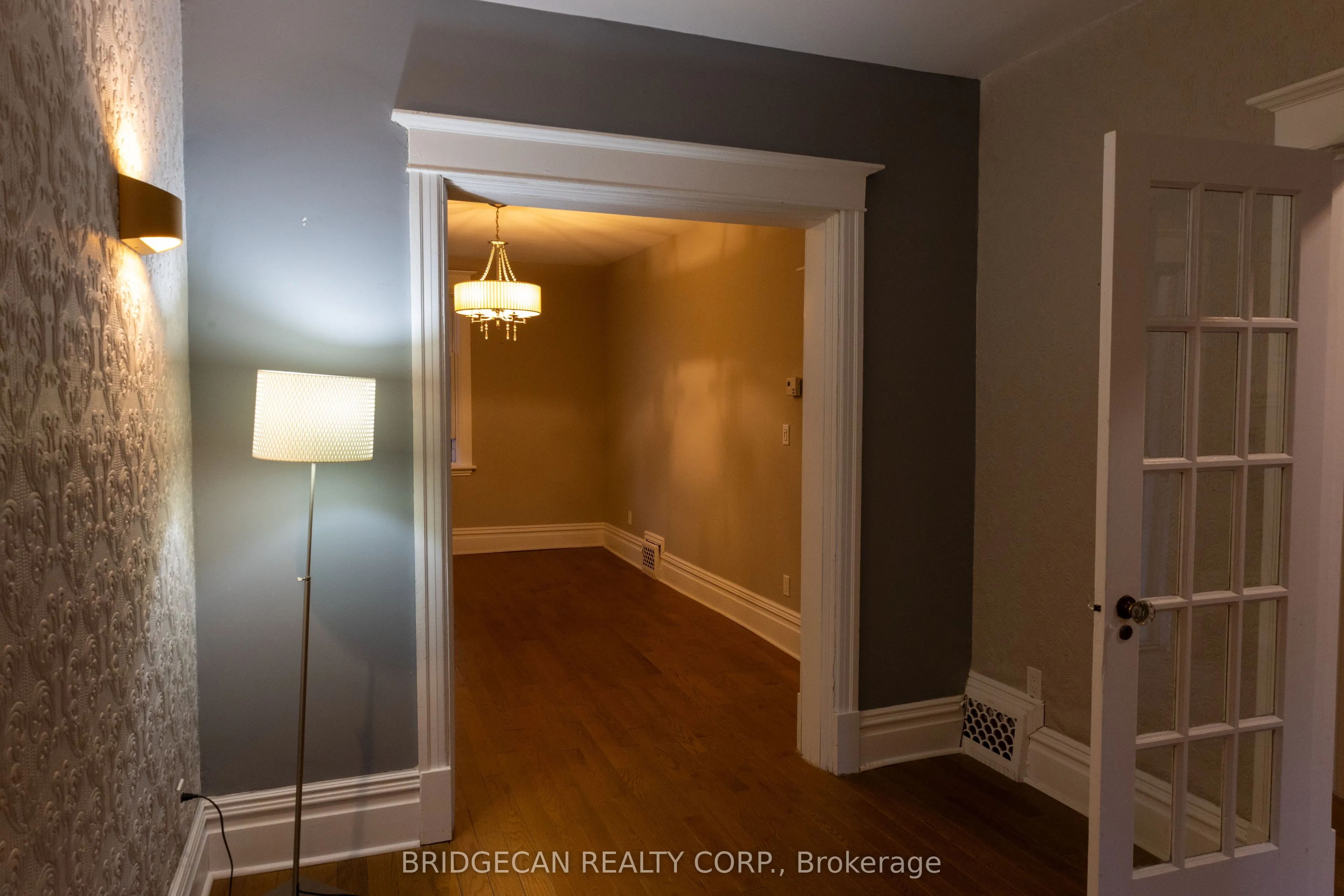 21 Sunset Avenue