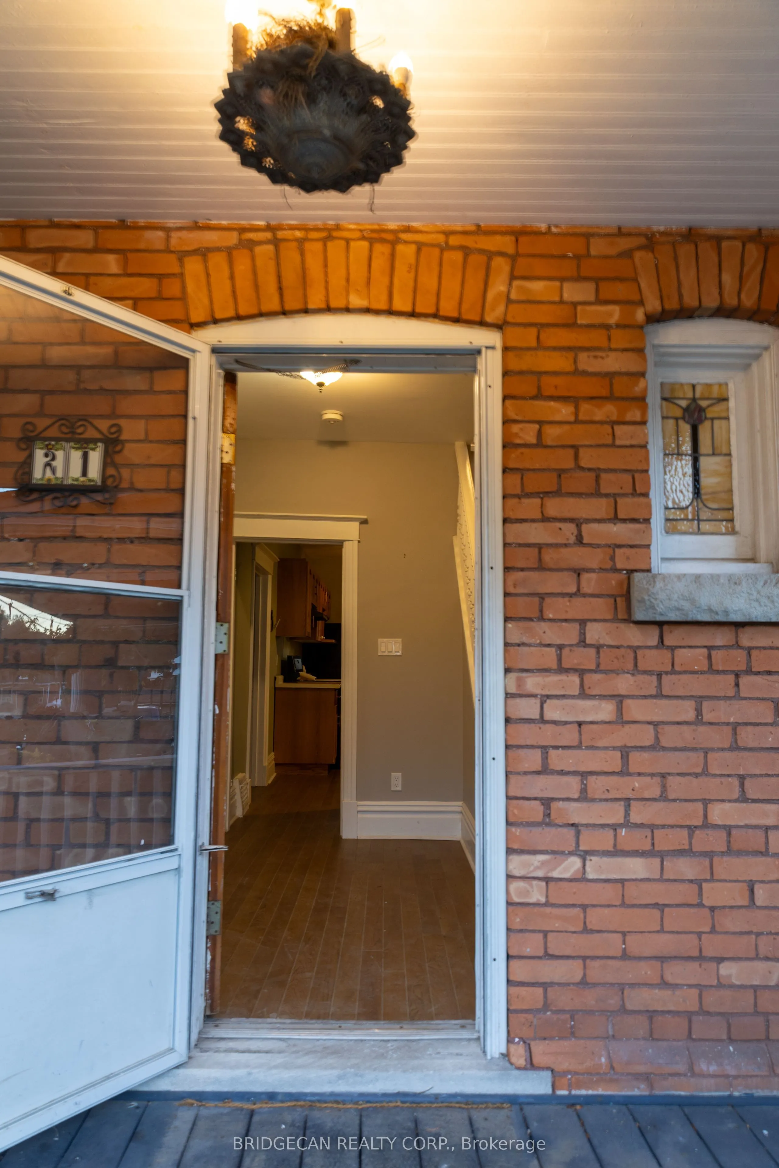21 Sunset Avenue