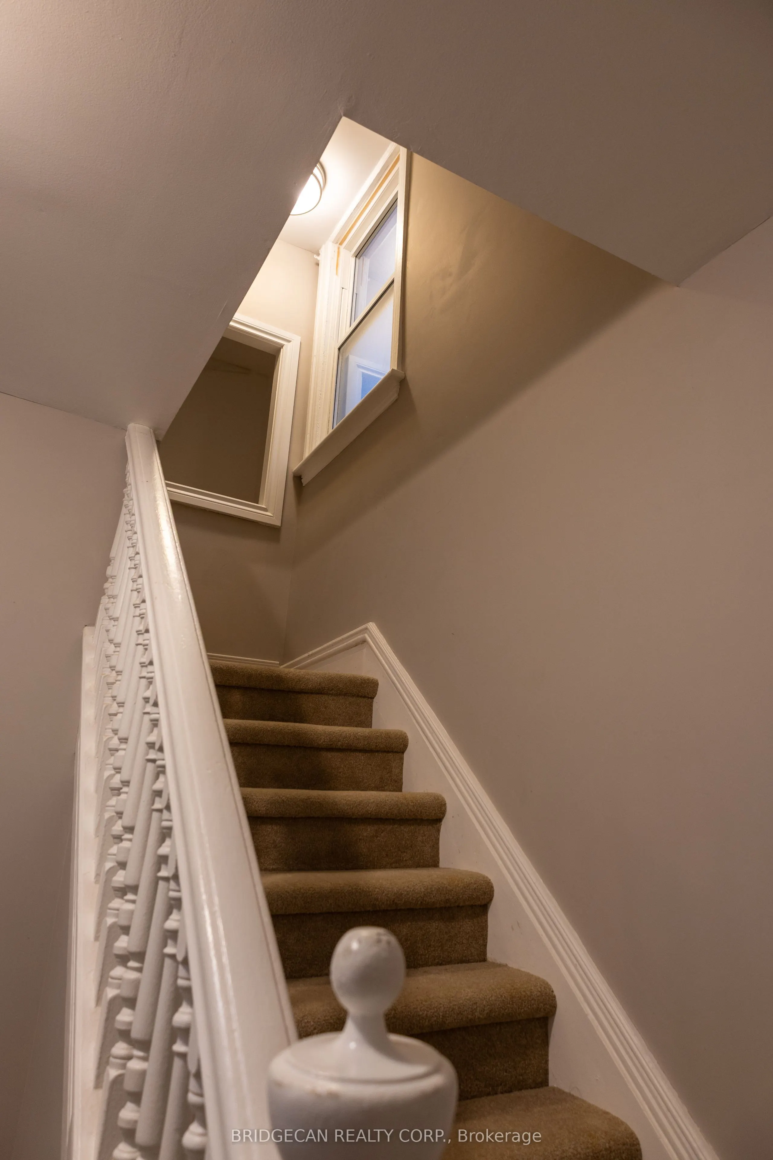 21 Sunset Avenue