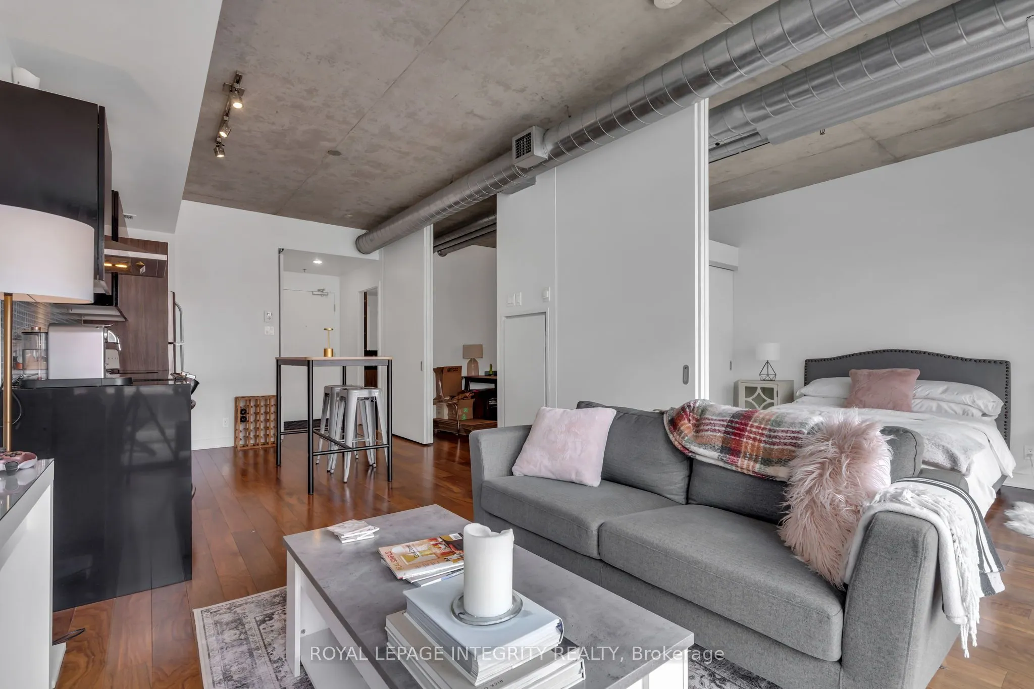 360 MCLEOD Street, #610