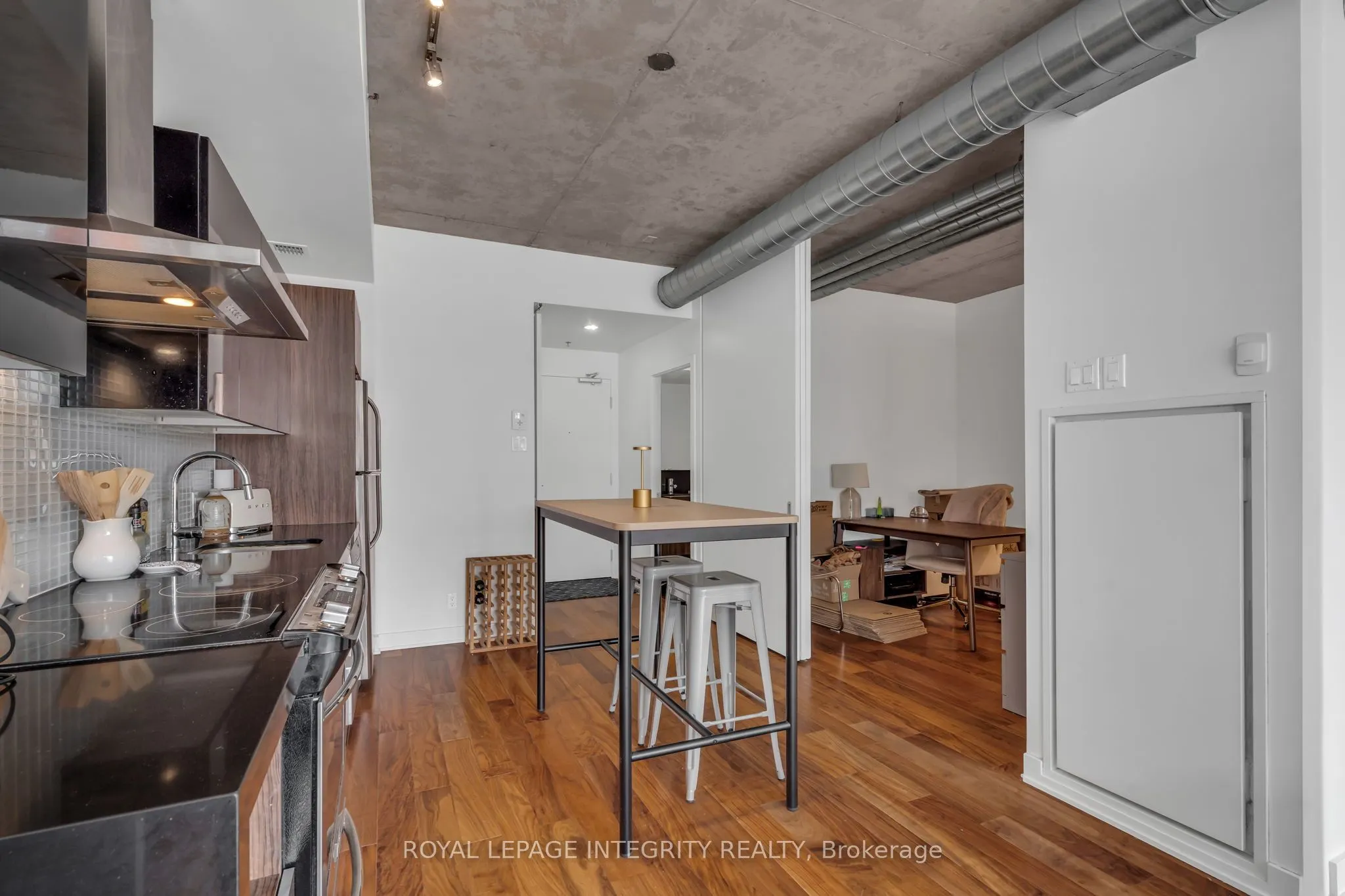 360 MCLEOD Street, #610