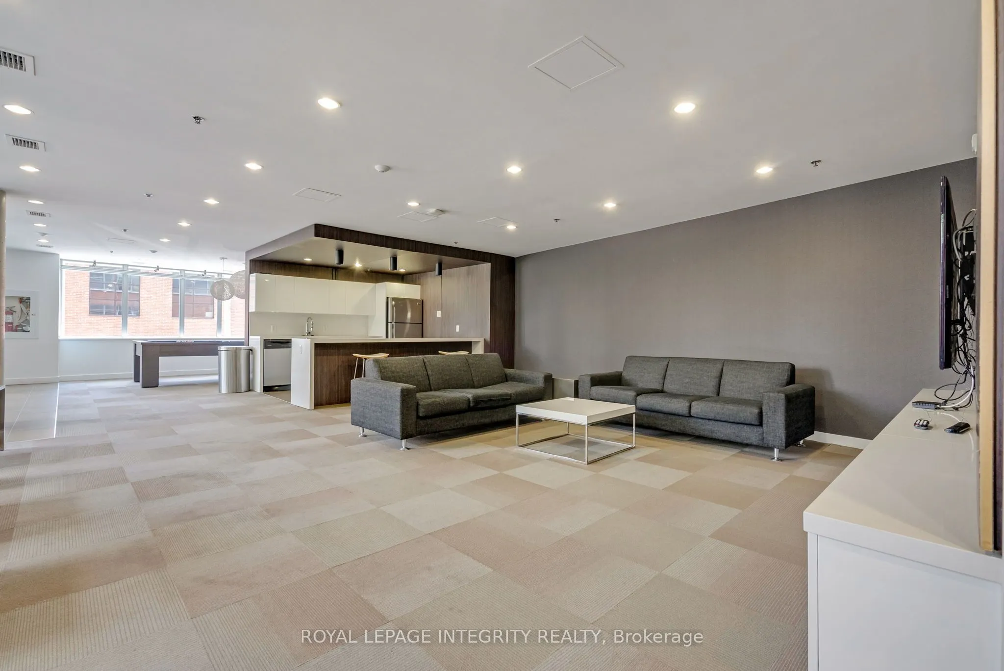 360 MCLEOD Street, #610