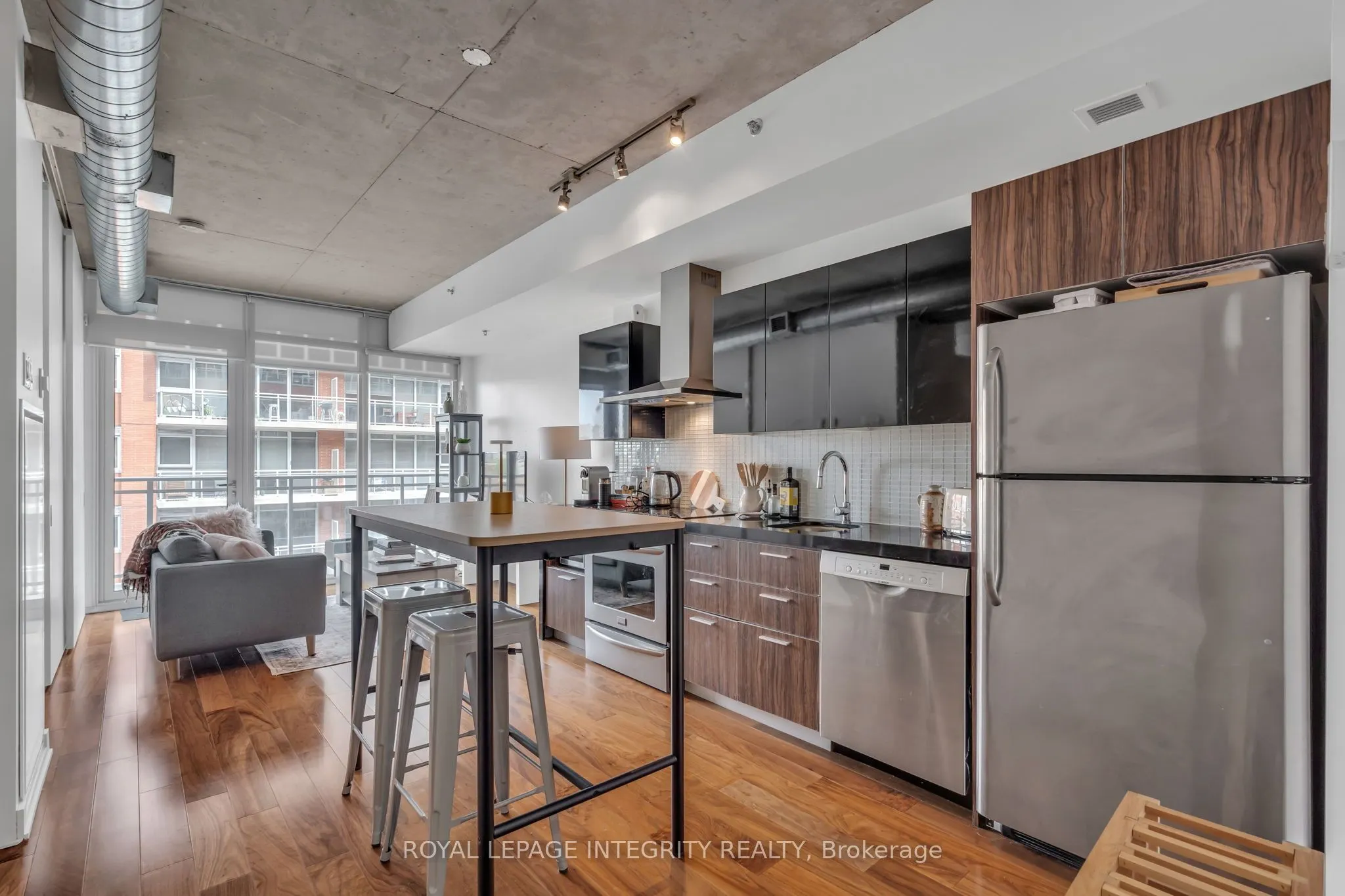 360 MCLEOD Street, #610