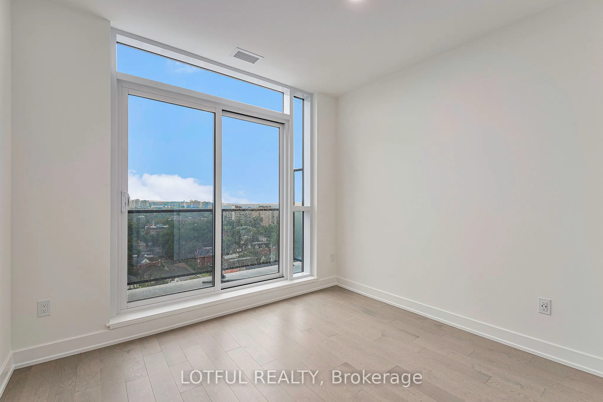 560 Rideau Street, #1409