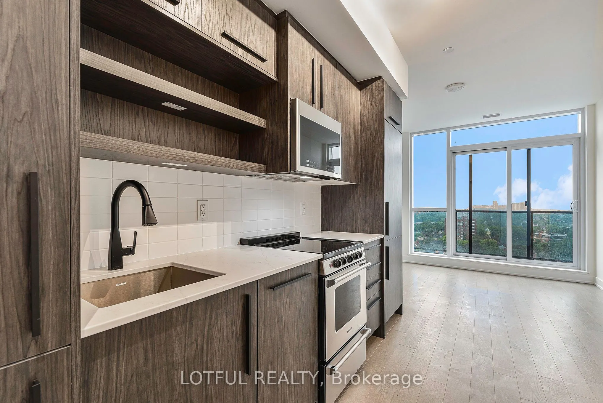 560 Rideau Street, #1409