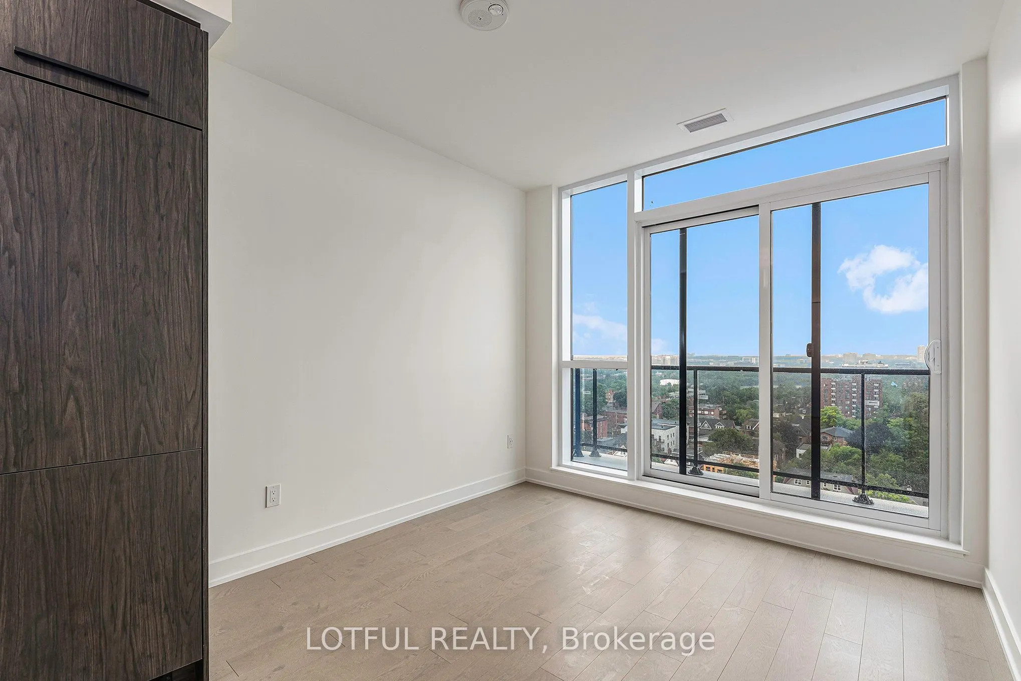 560 Rideau Street, #1409