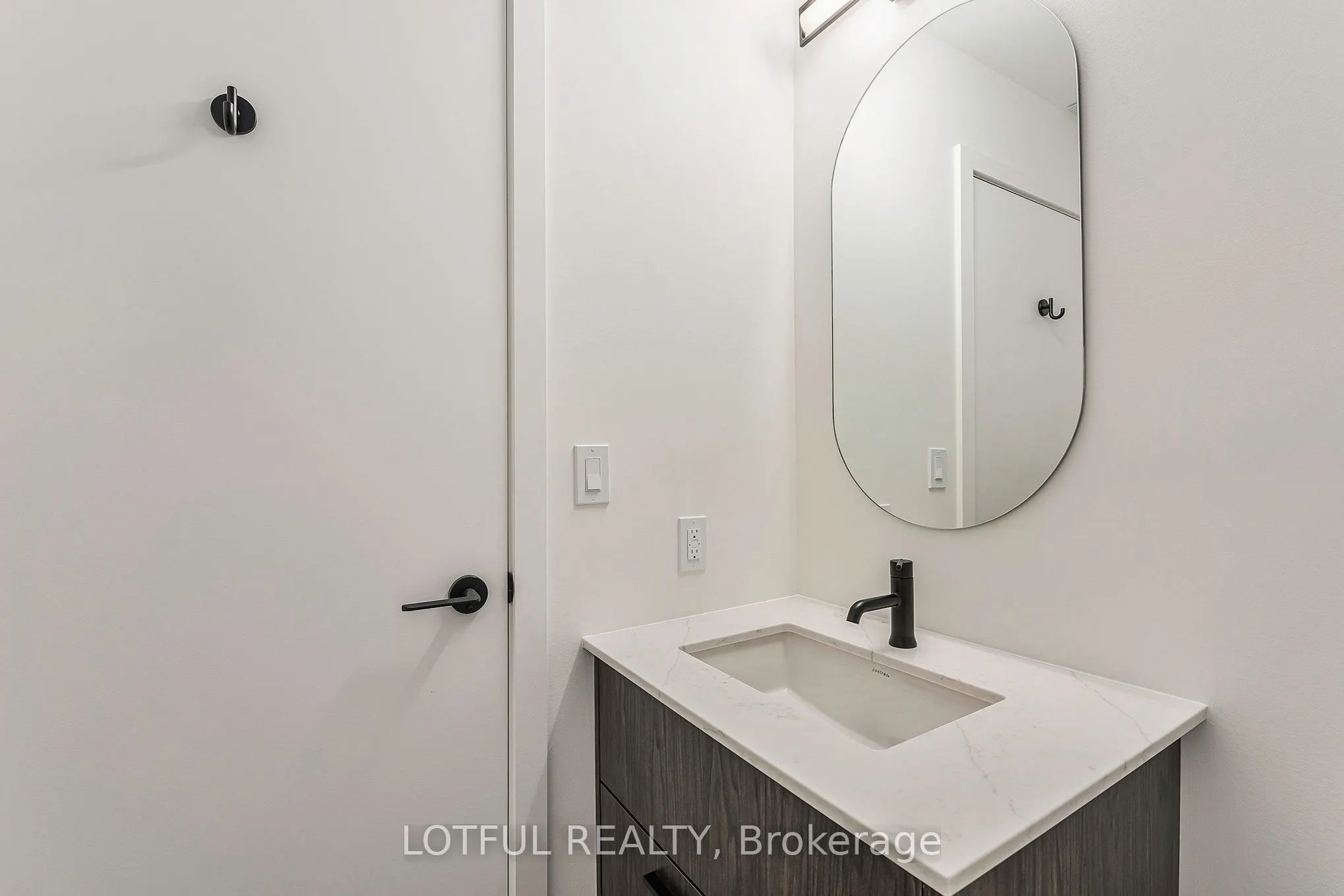560 Rideau Street, #1409
