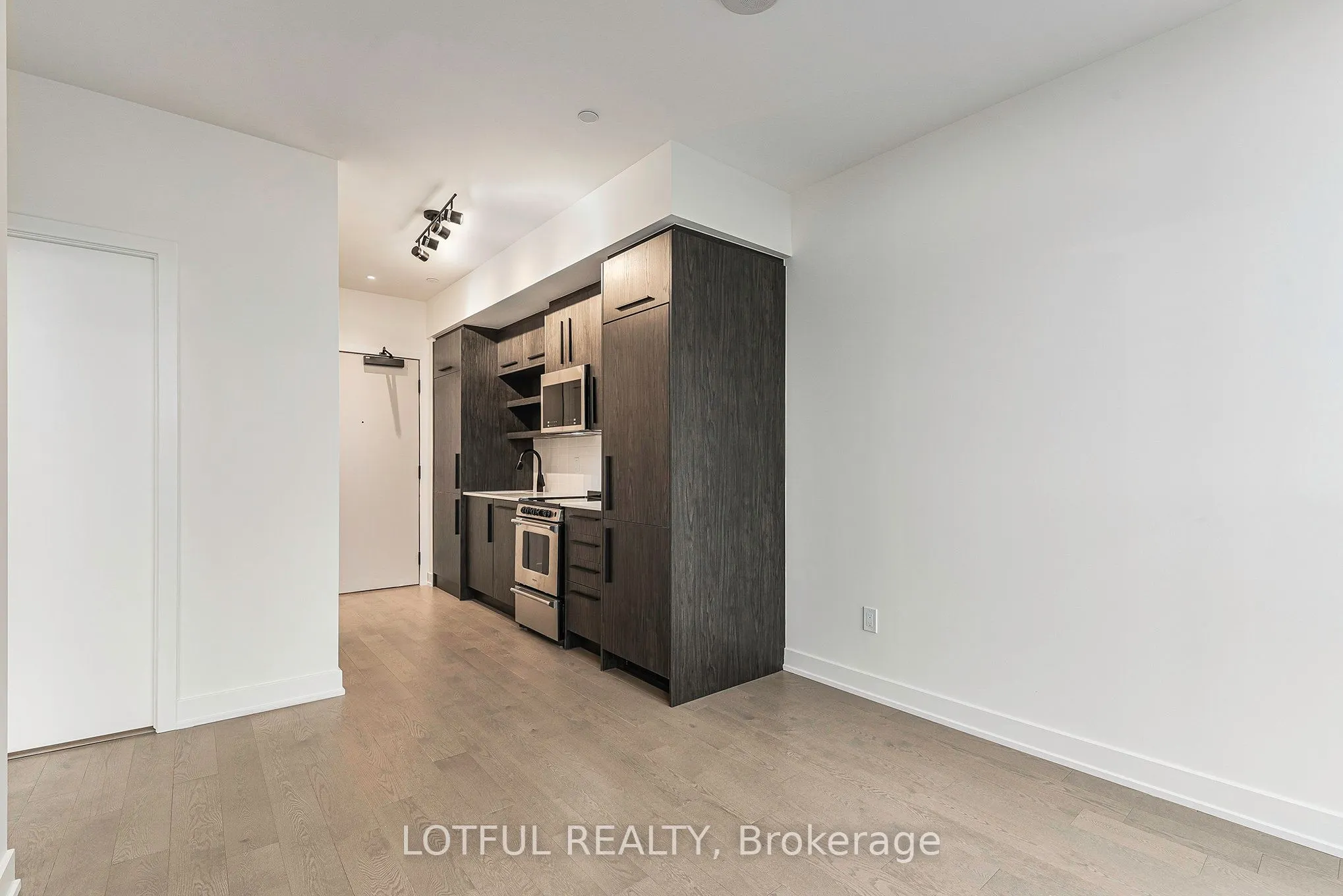 560 Rideau Street, #1409