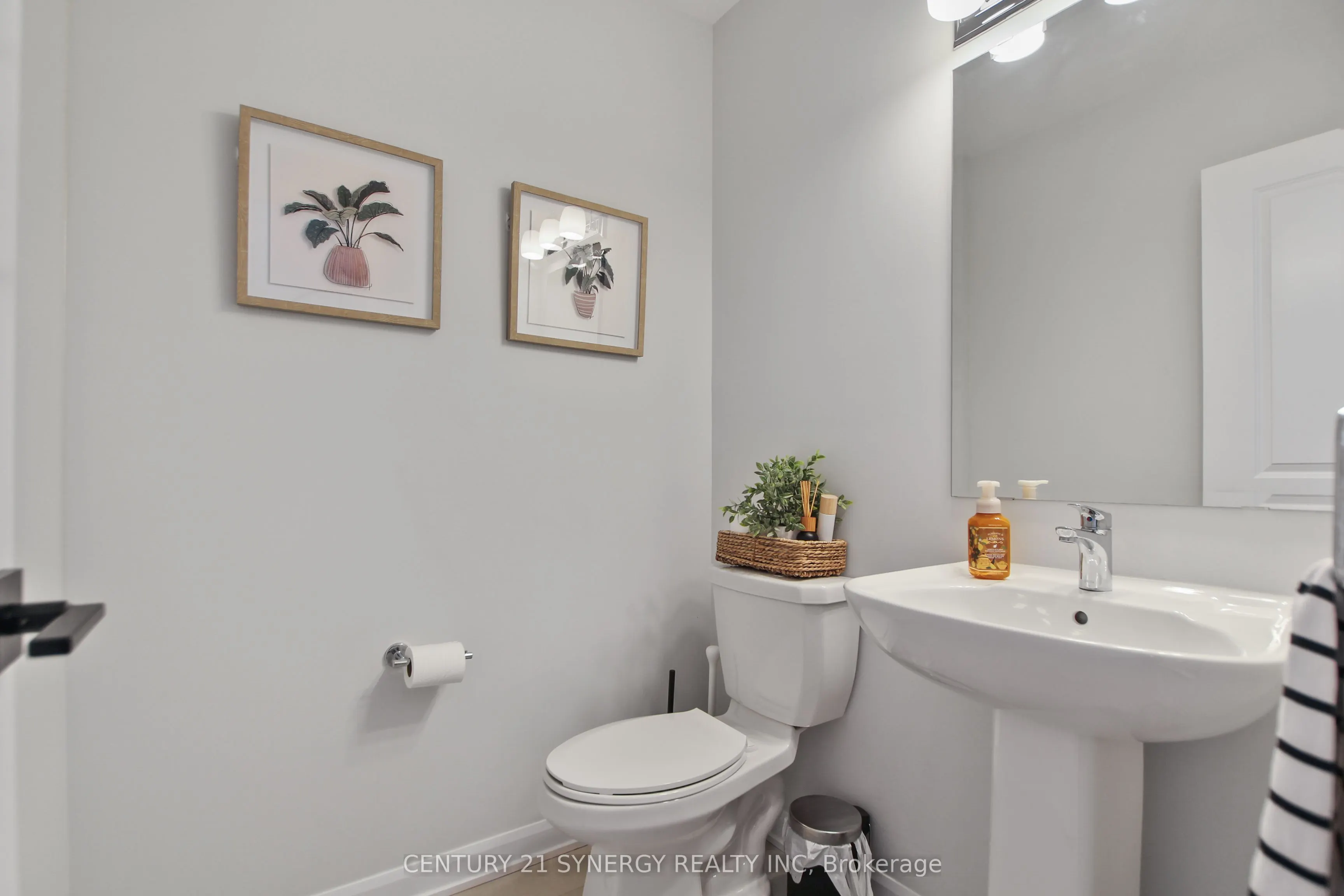 2104 Caltra Crescent