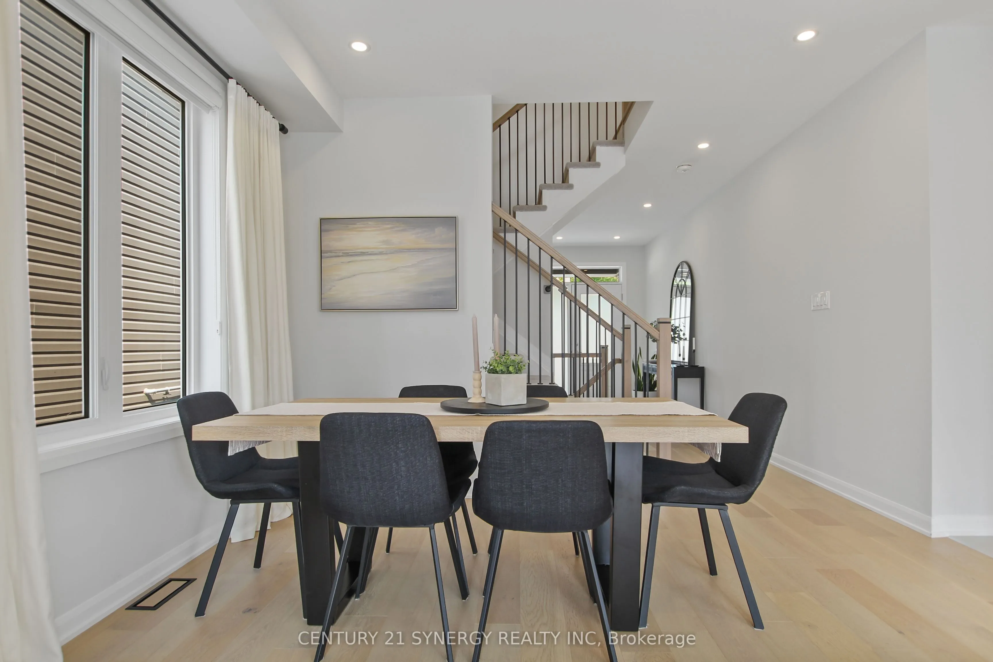 2104 Caltra Crescent