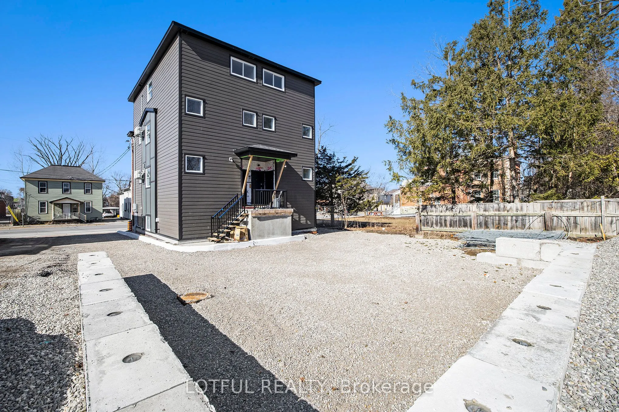 131 Gore Street E