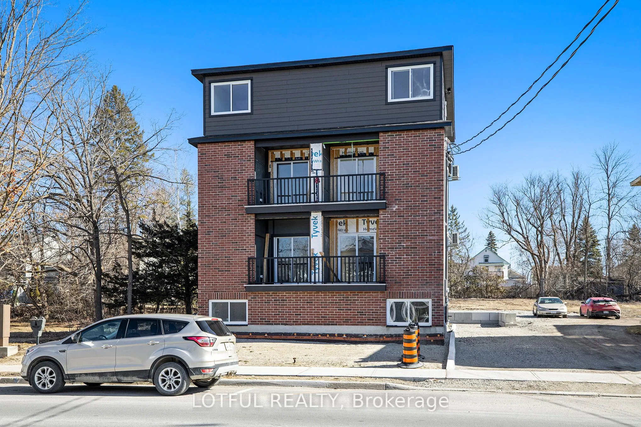 131 Gore Street E