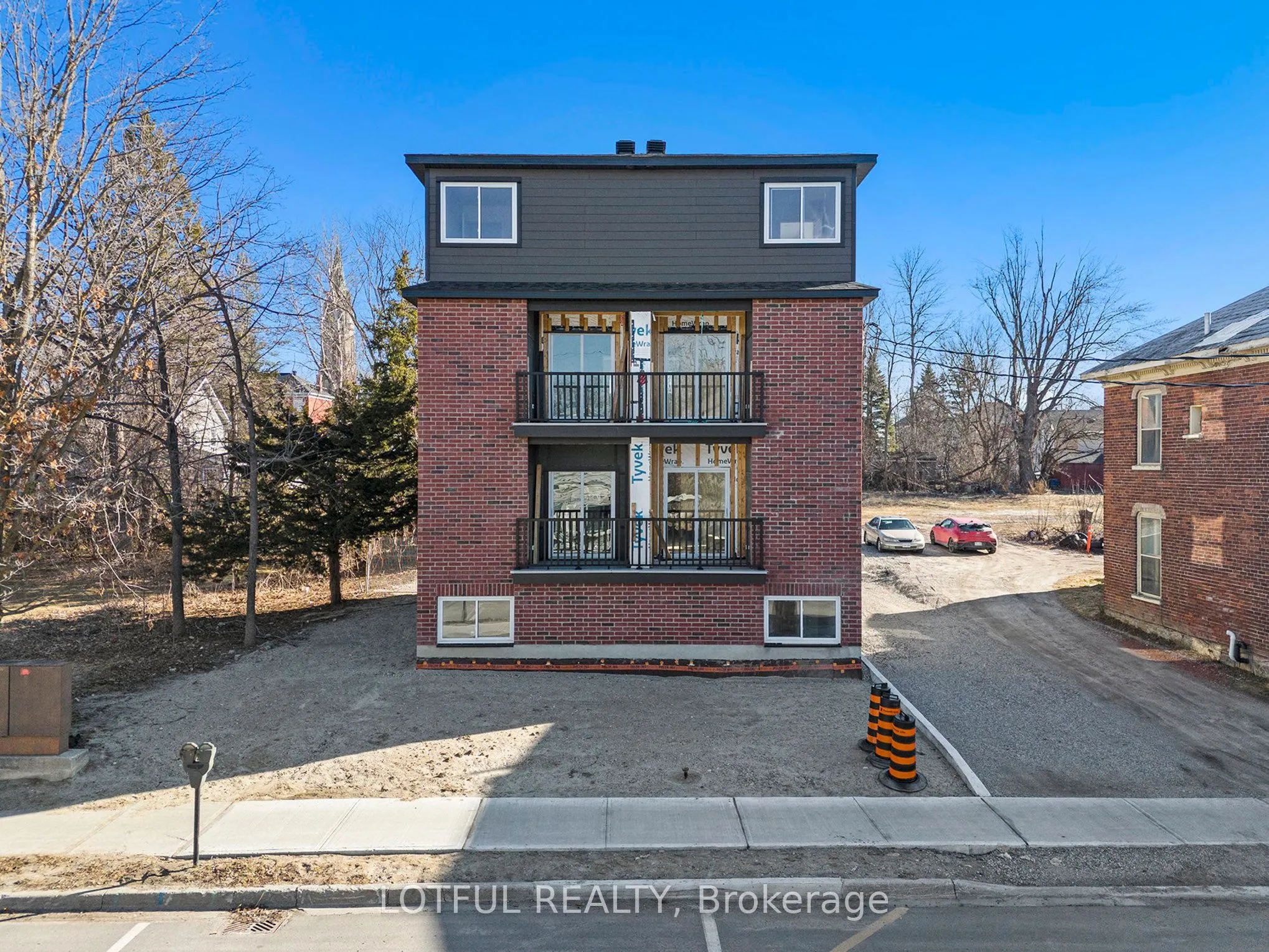 131 Gore Street E