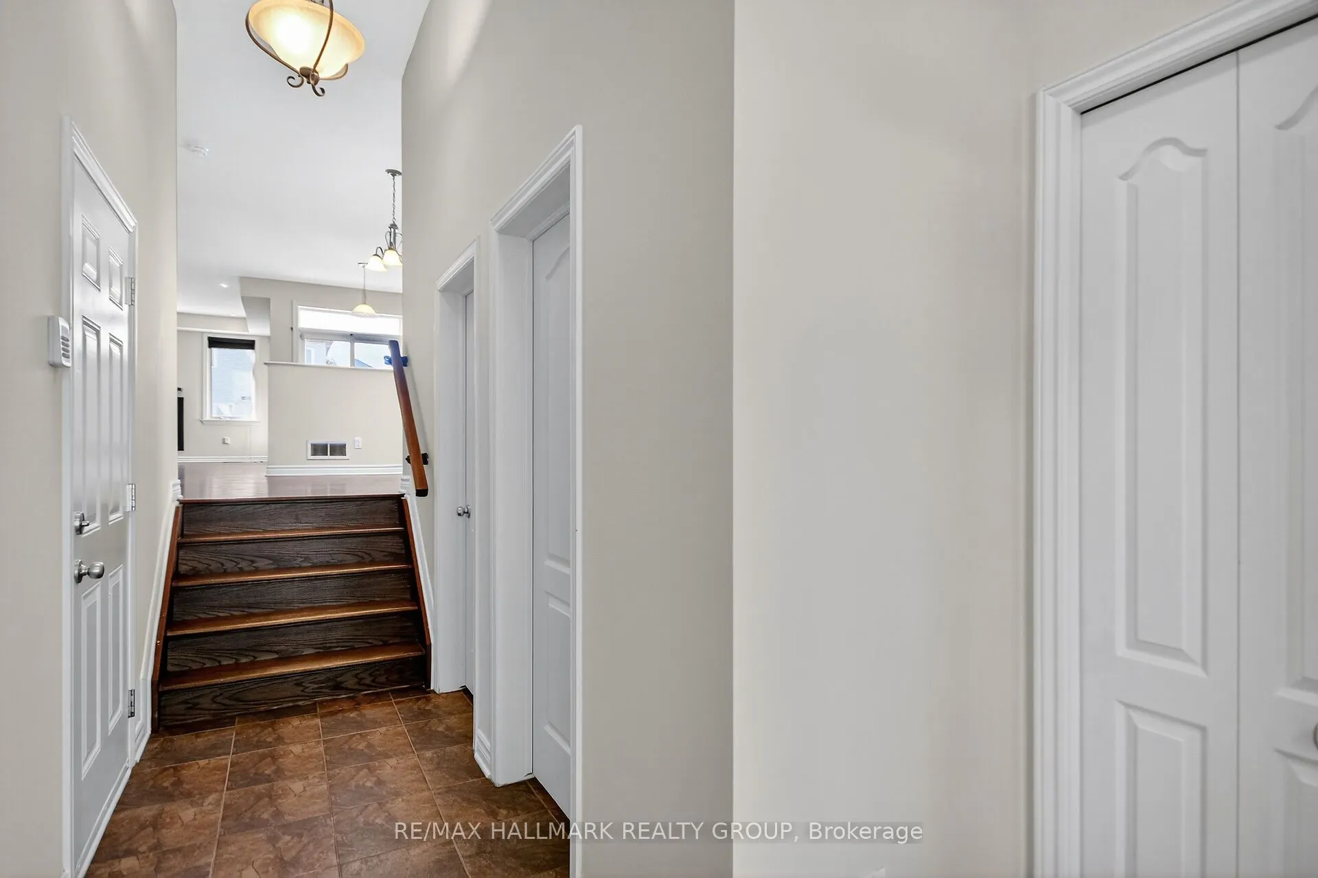 272 Broxburn Crescent