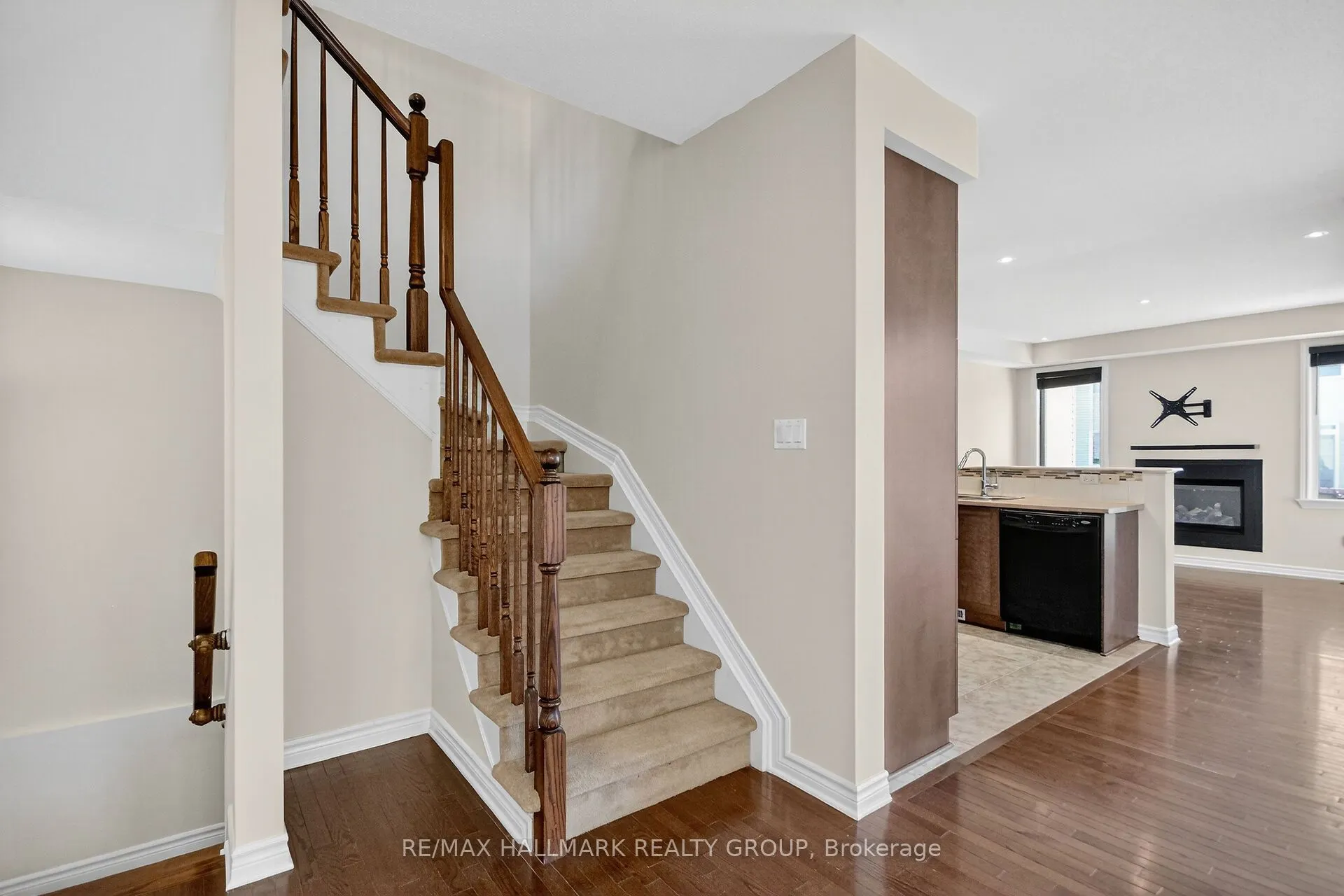 272 Broxburn Crescent