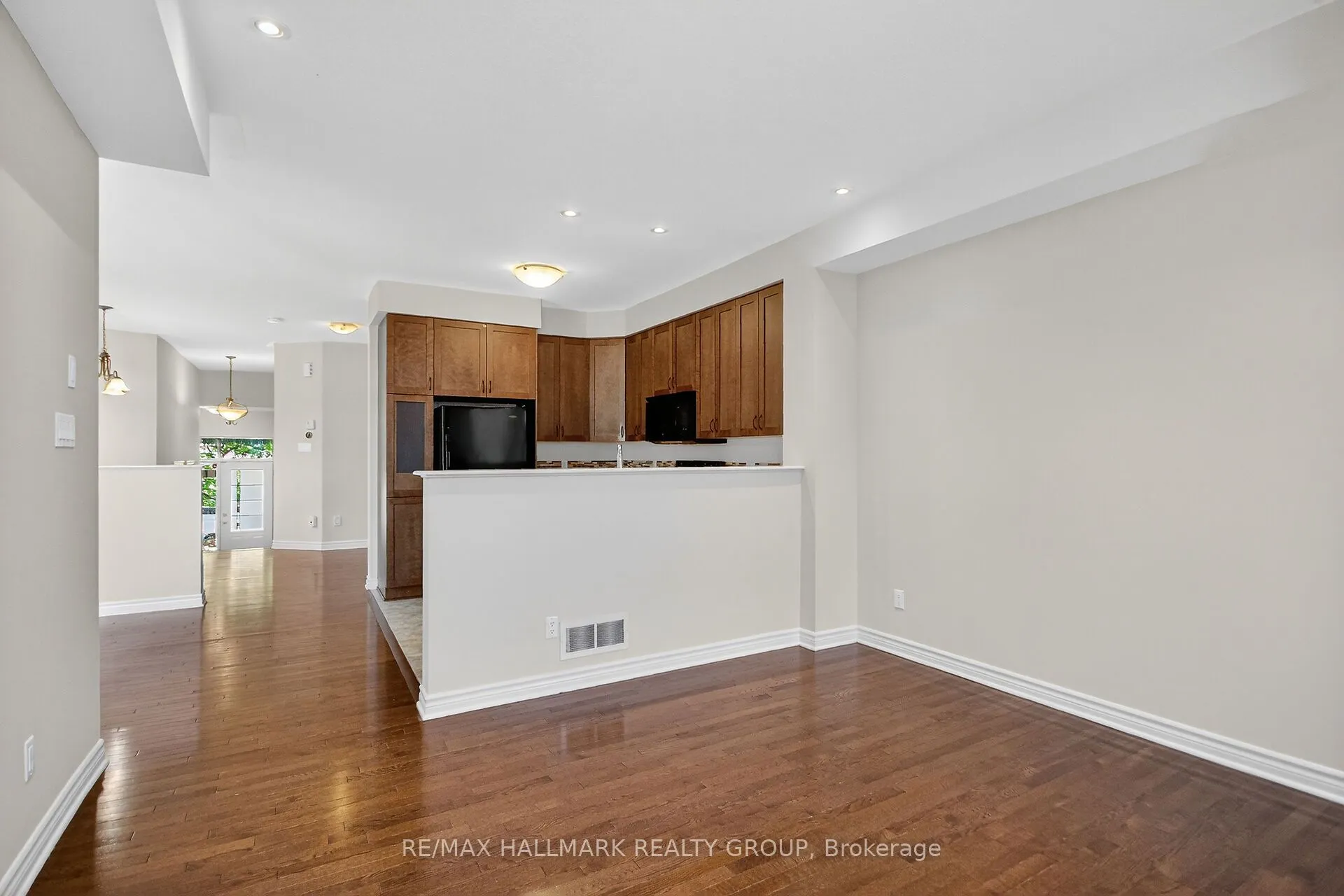 272 Broxburn Crescent