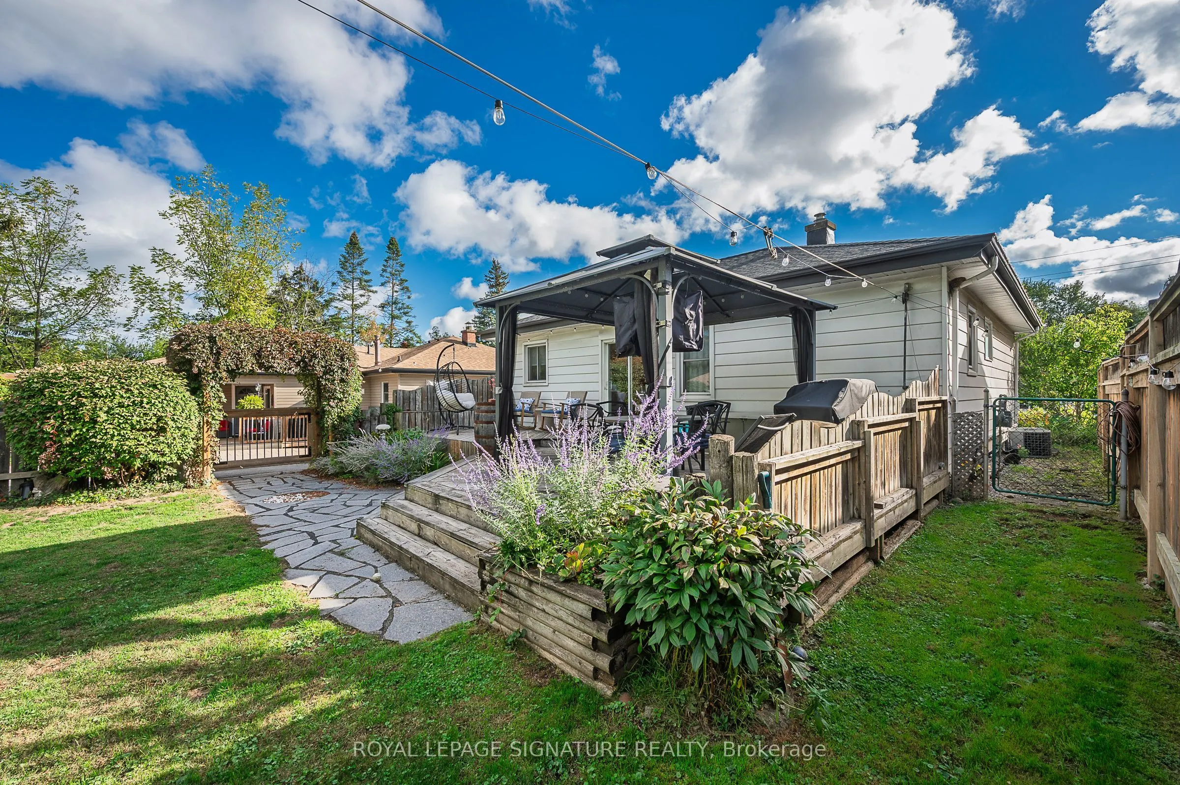 43 Lake Avenue N