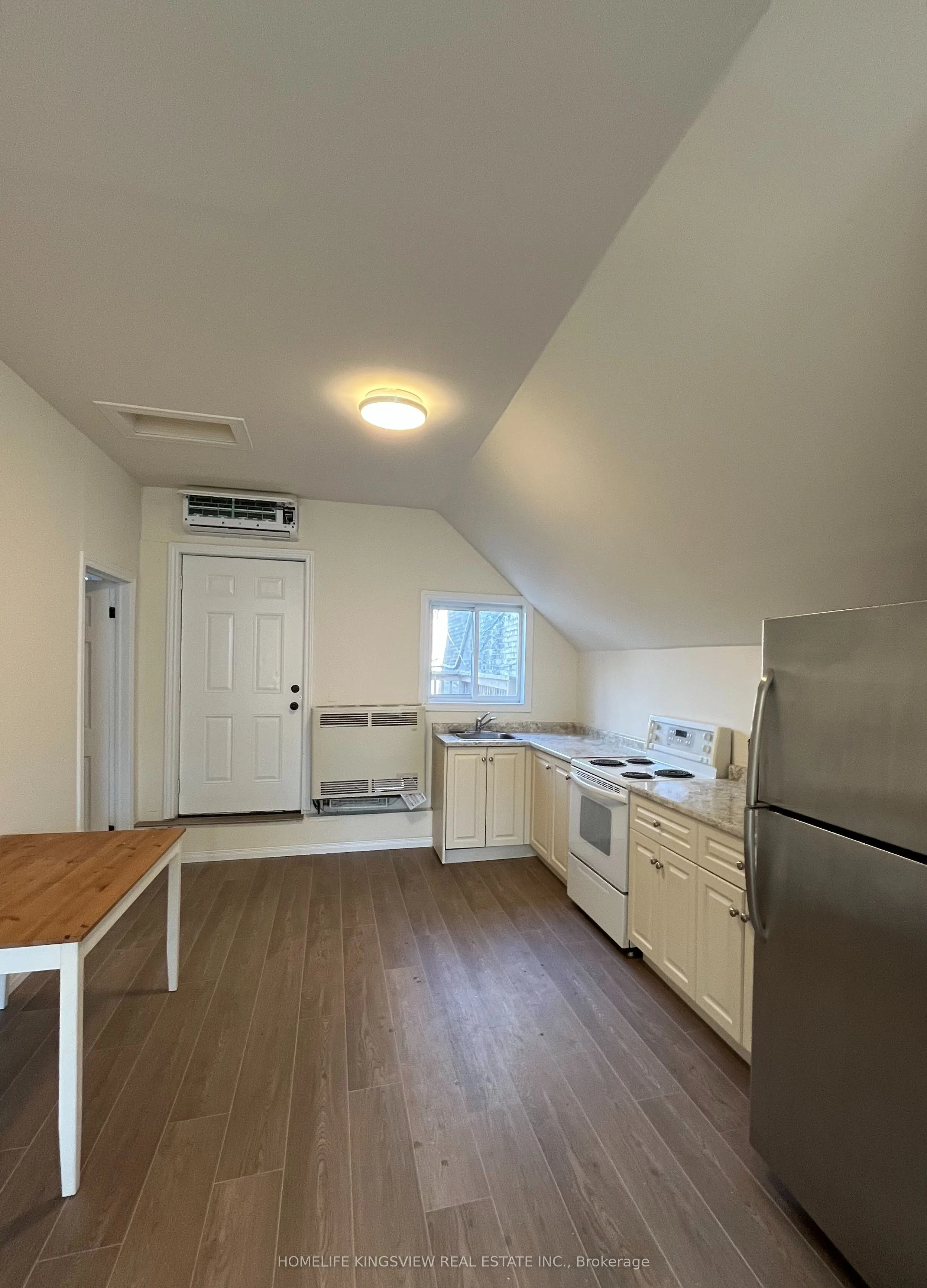 647 Talbot Street, #A