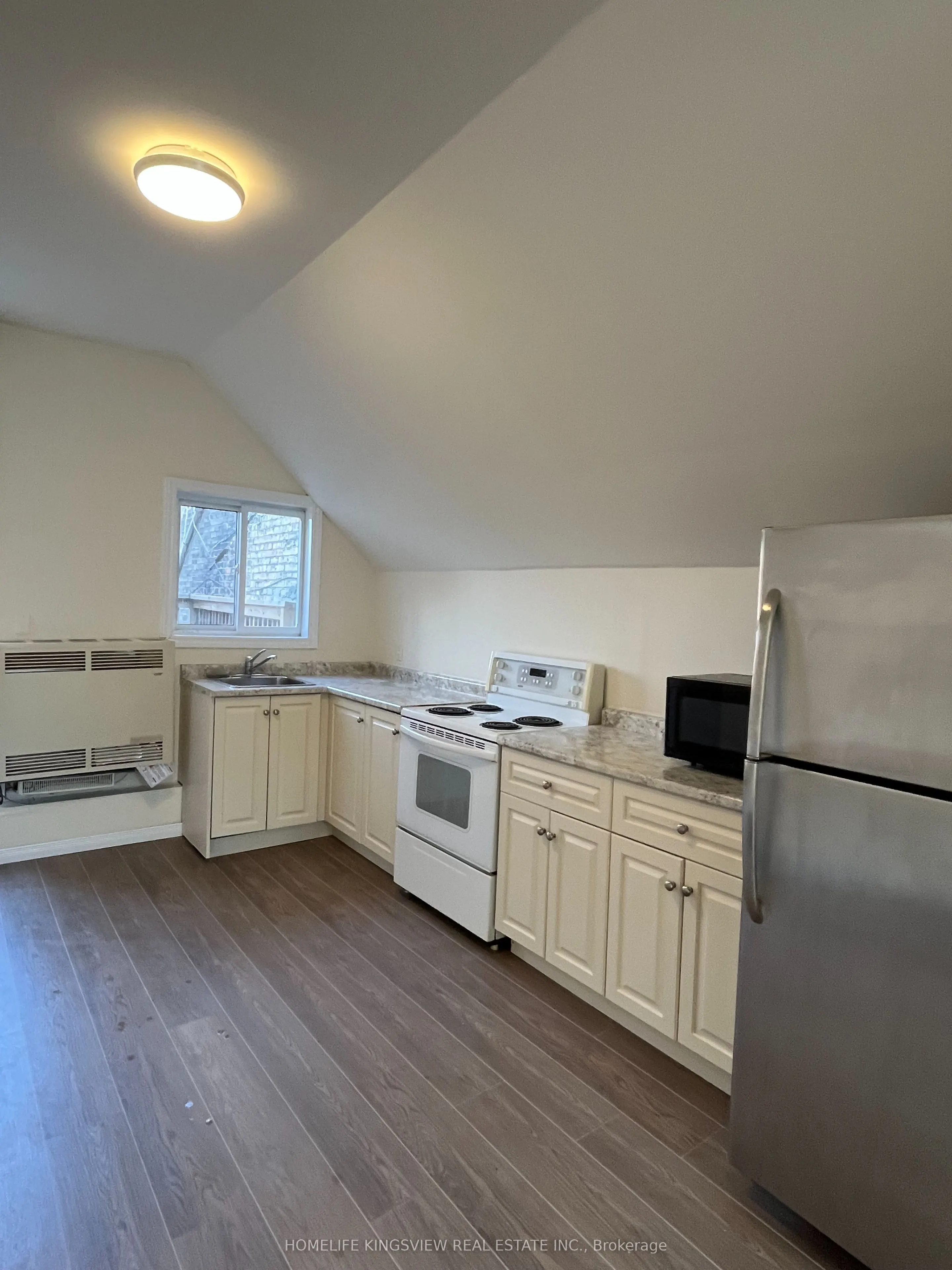 647 Talbot Street, #A