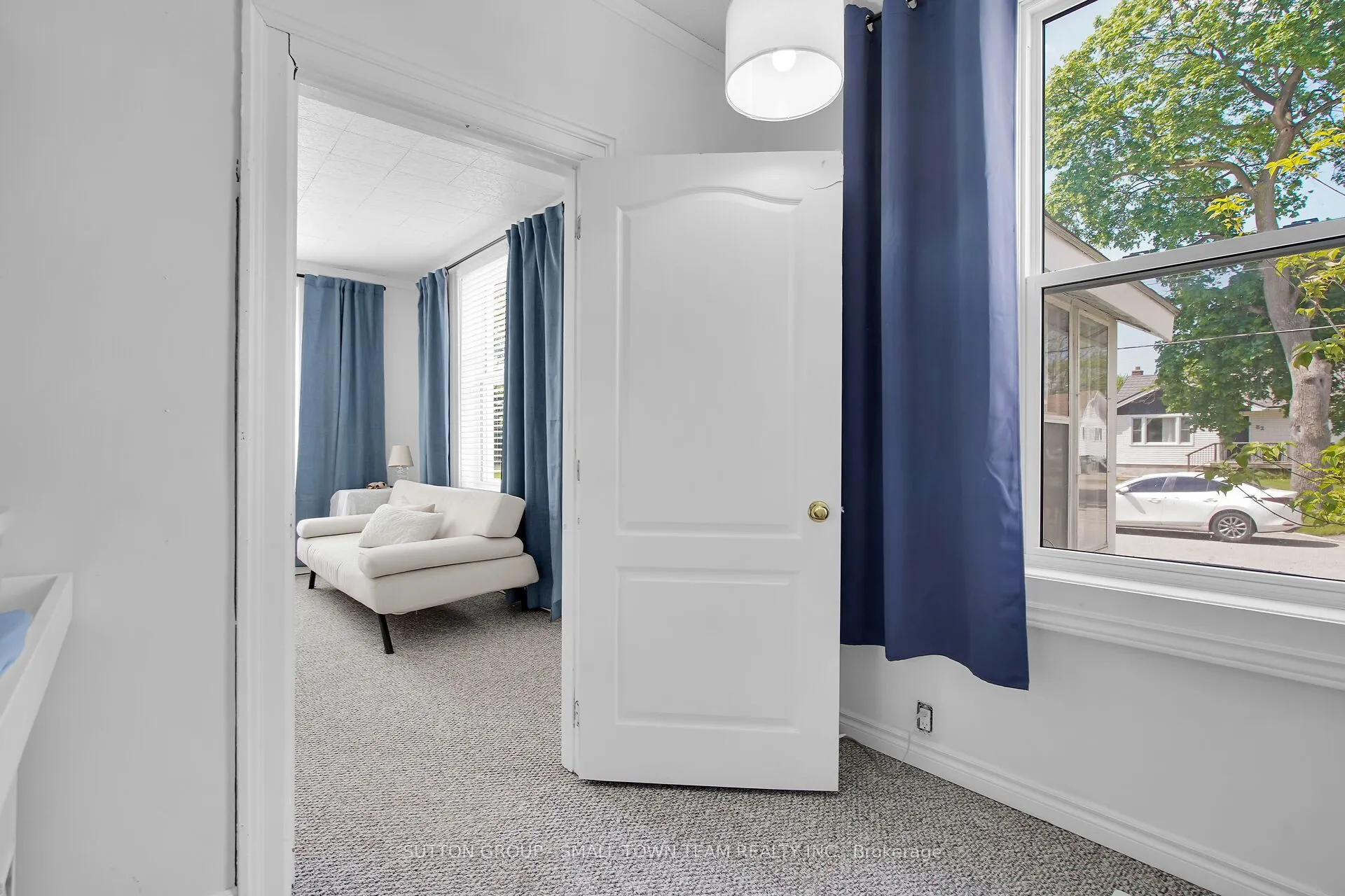 83 John Street W