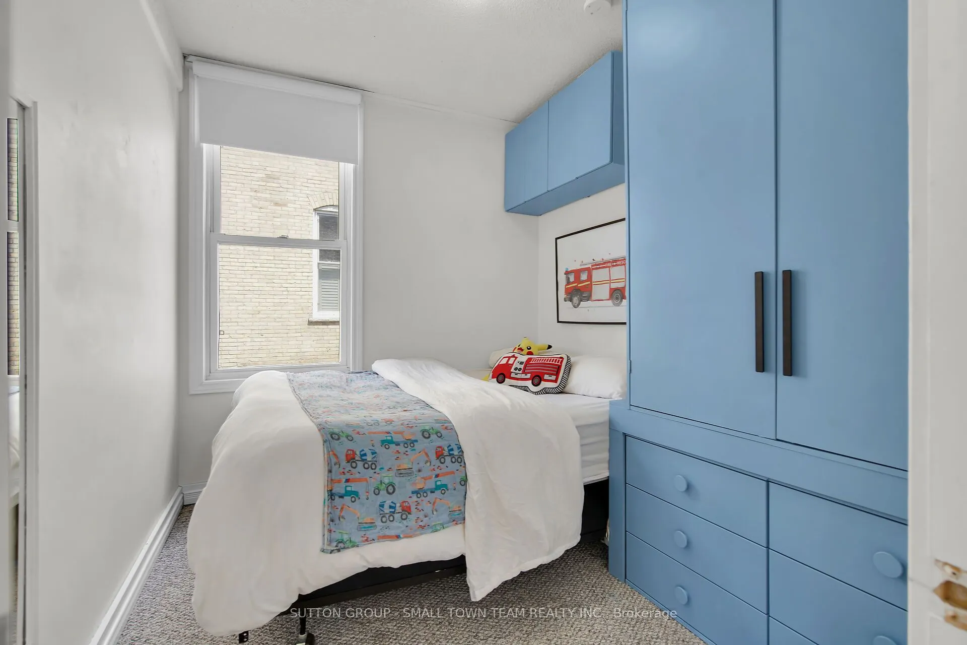 83 John Street W