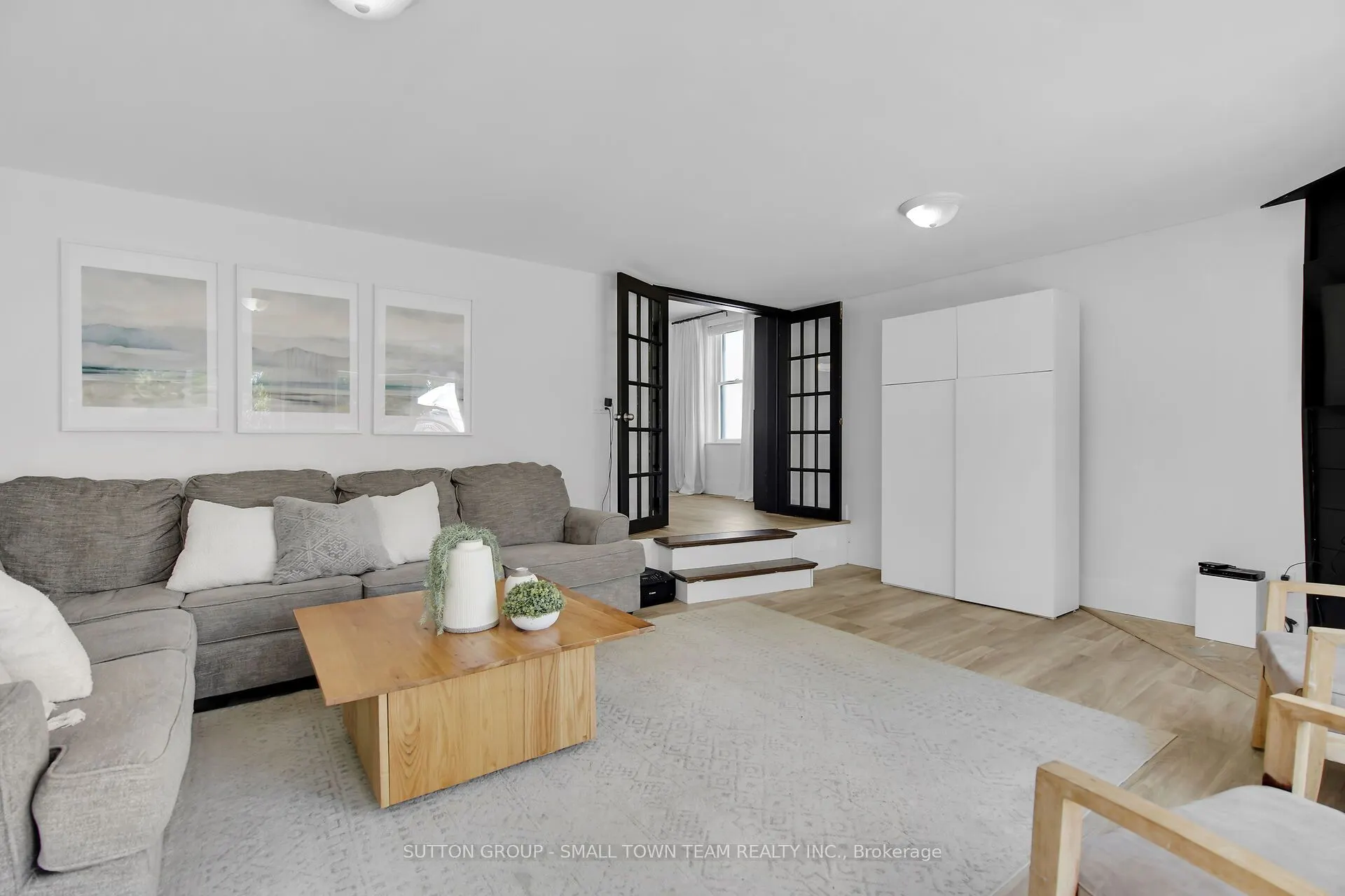 83 John Street W