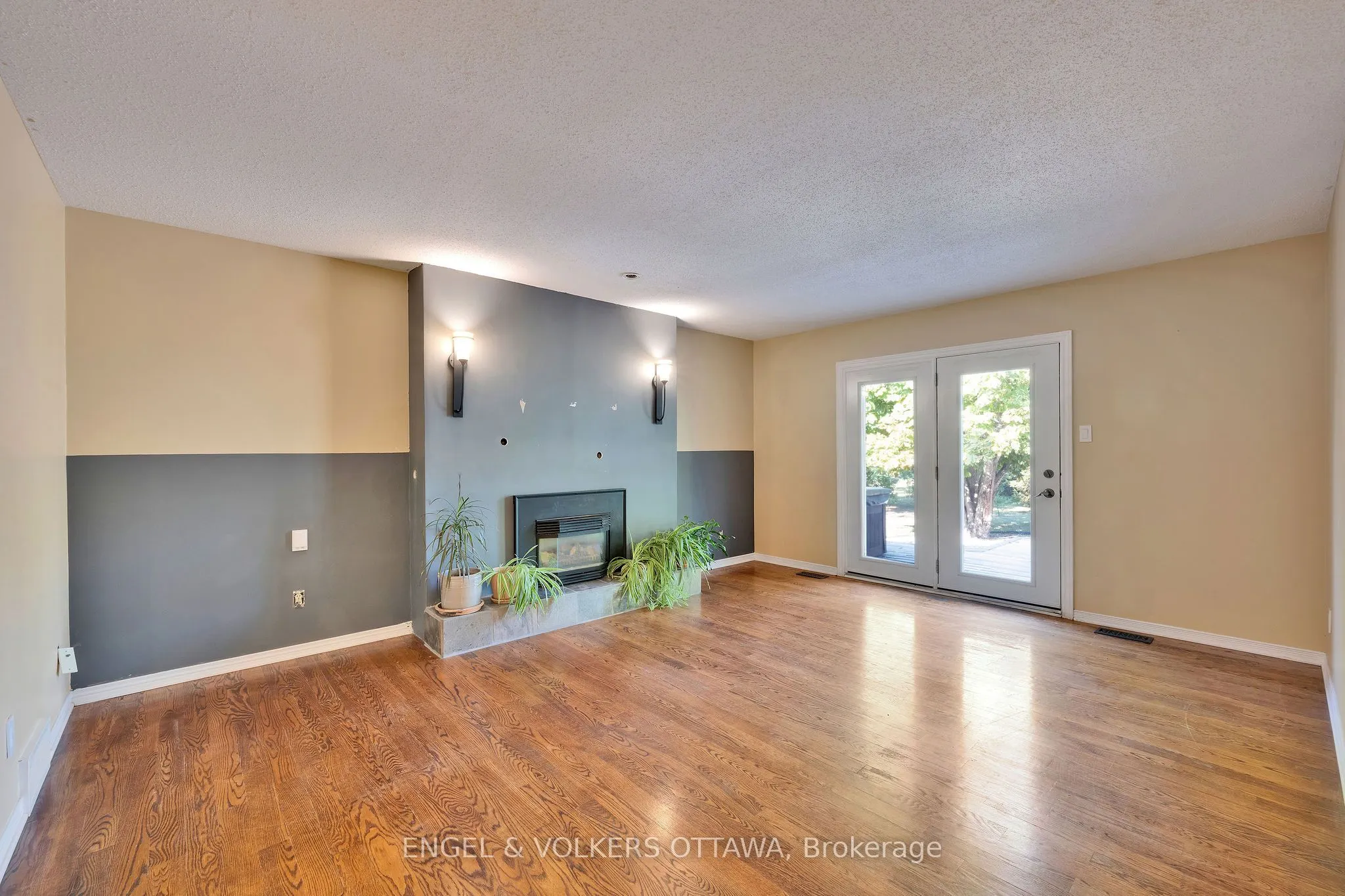 5233 Mclean Crescent