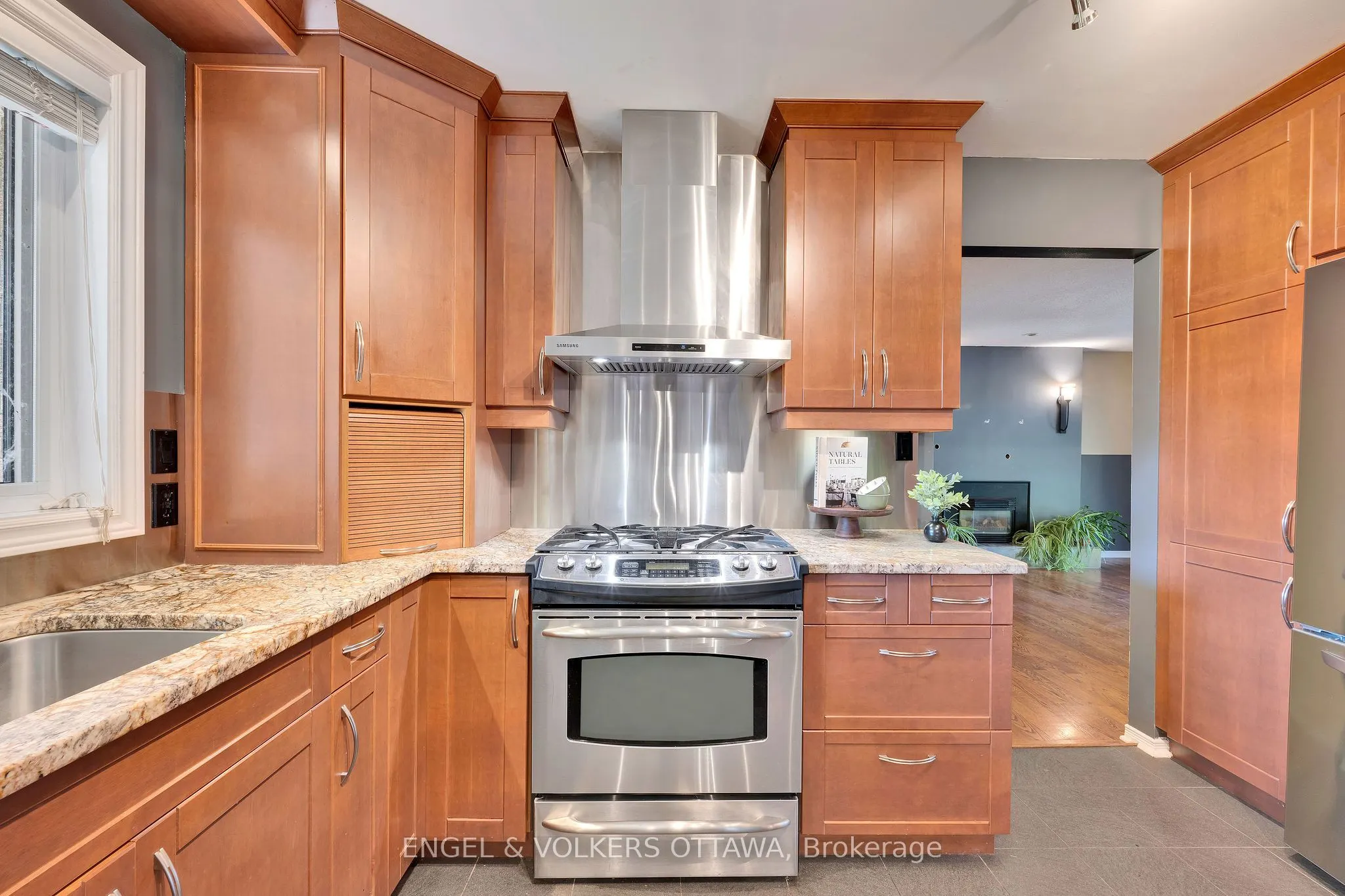 5233 Mclean Crescent