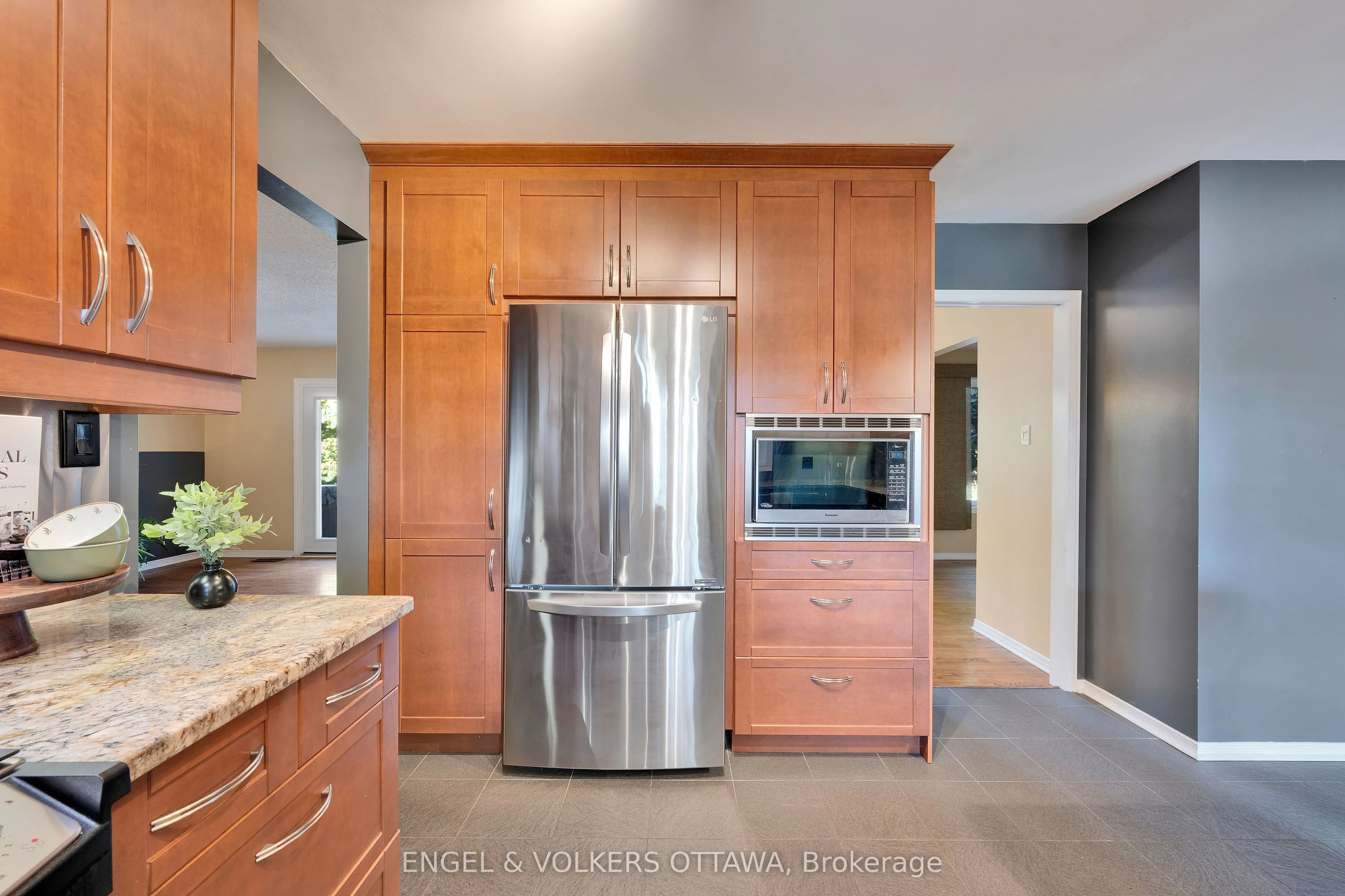 5233 Mclean Crescent